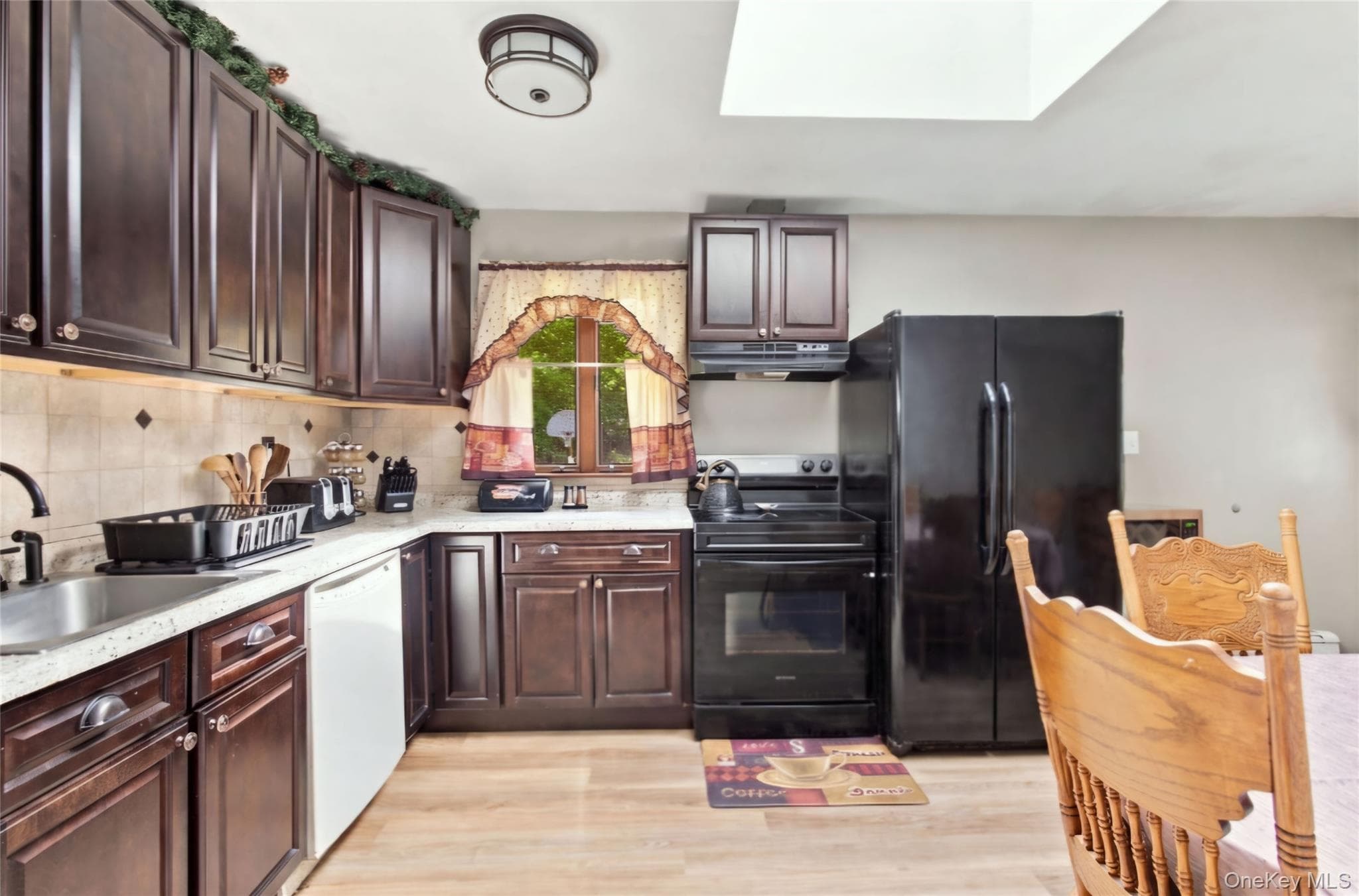 1024 Howells Road thumbnail 5