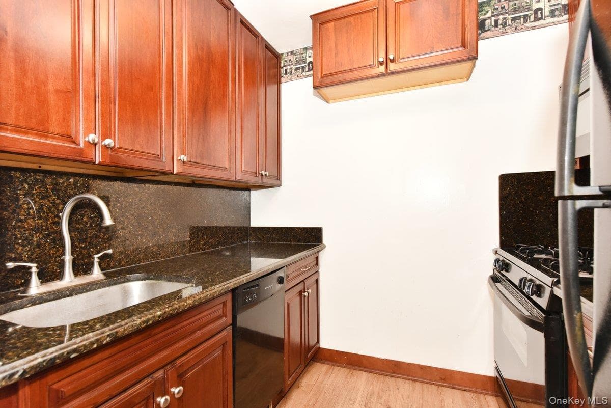 3 Birchwood Court Unit: 4B thumbnail 6