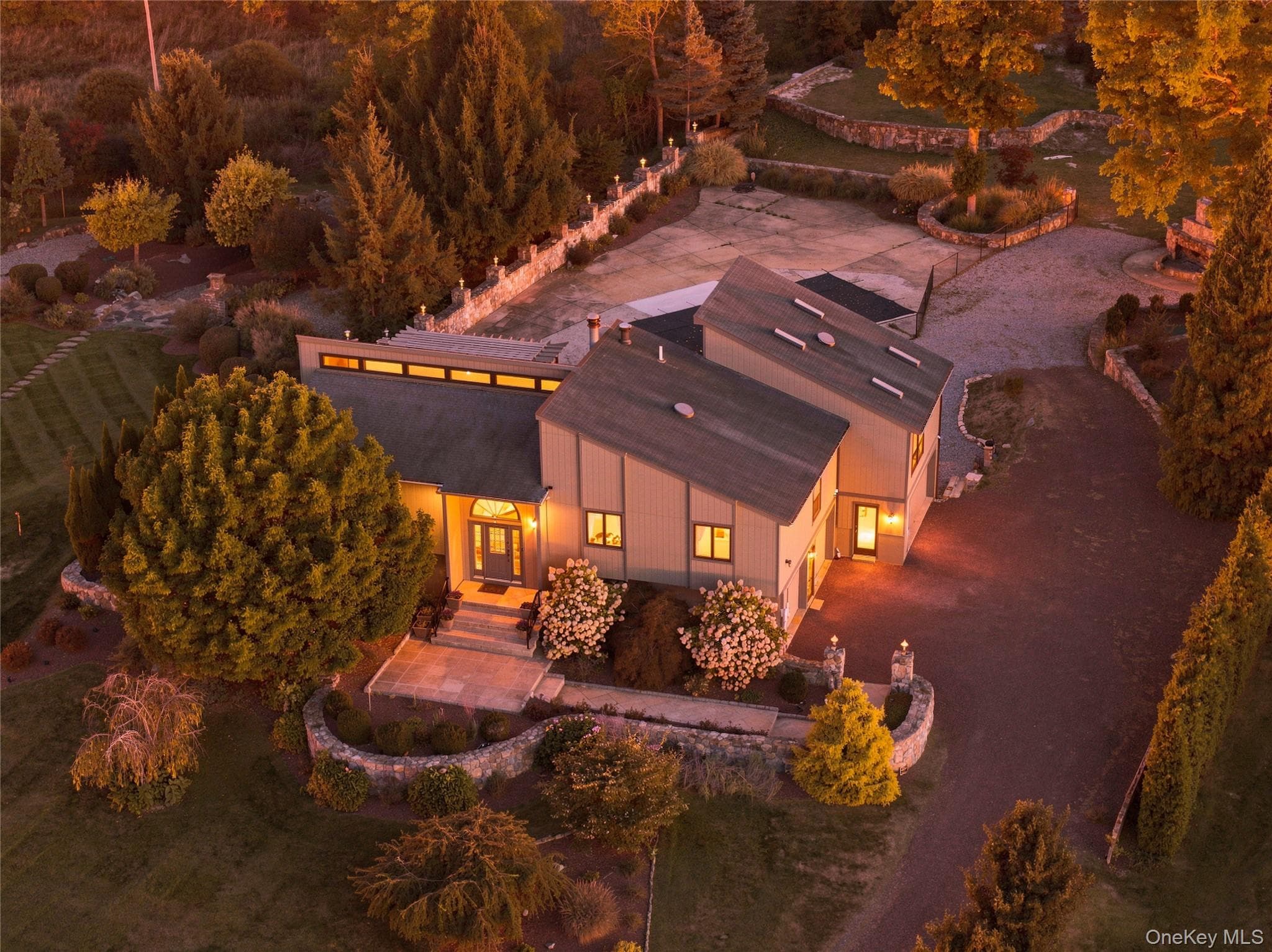 6 Flower Road, Hopewell Junction