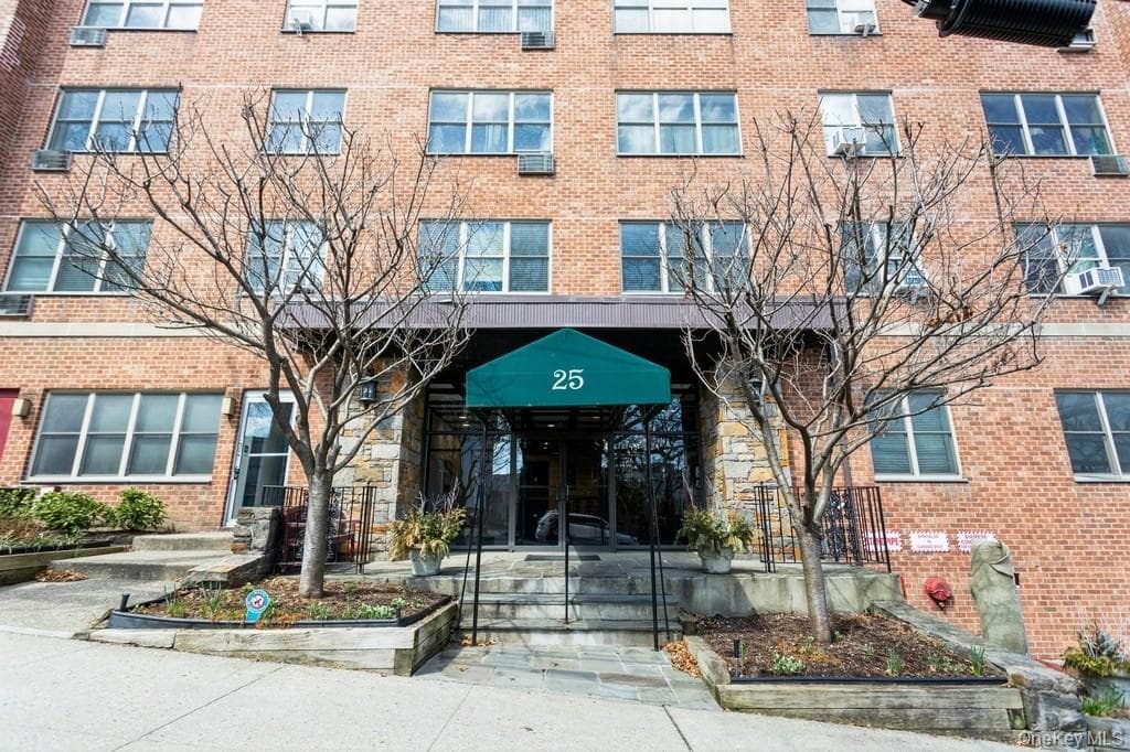 25 Franklin Avenue Unit: 2A thumbnail 2