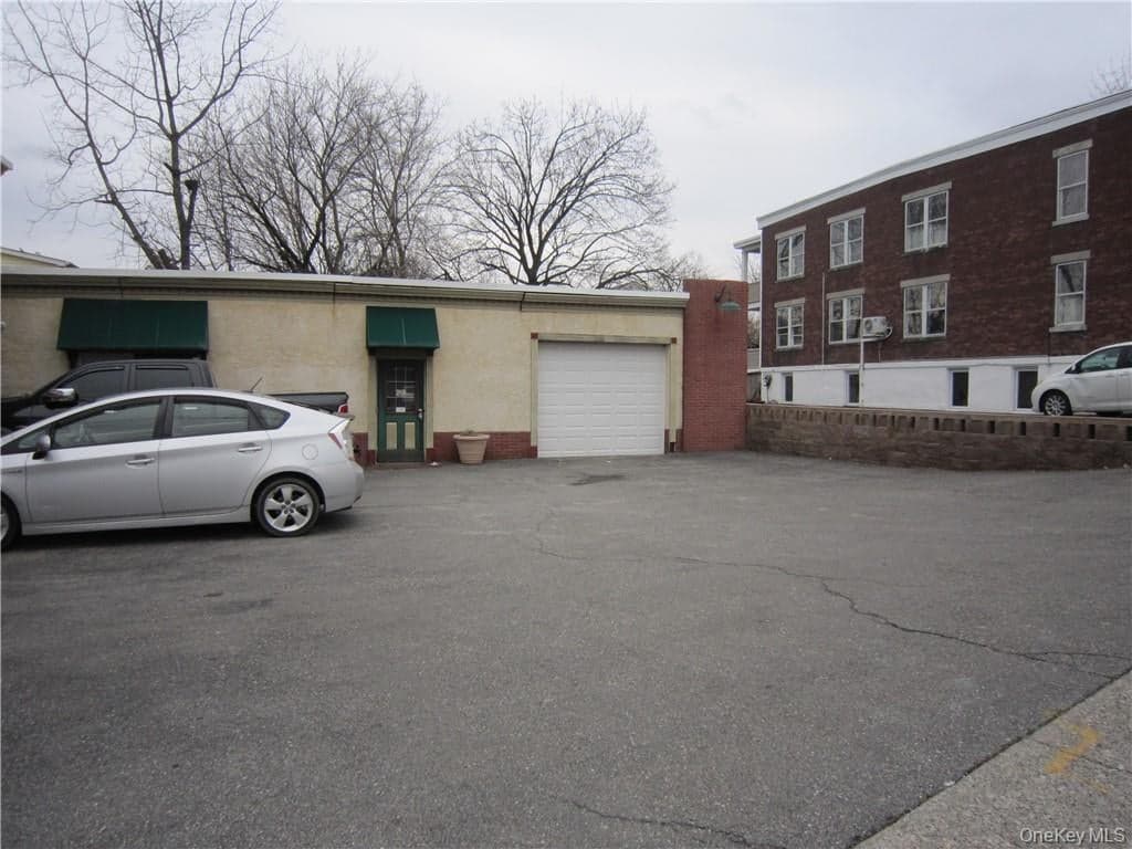 11 Quassaick Avenue thumbnail 6