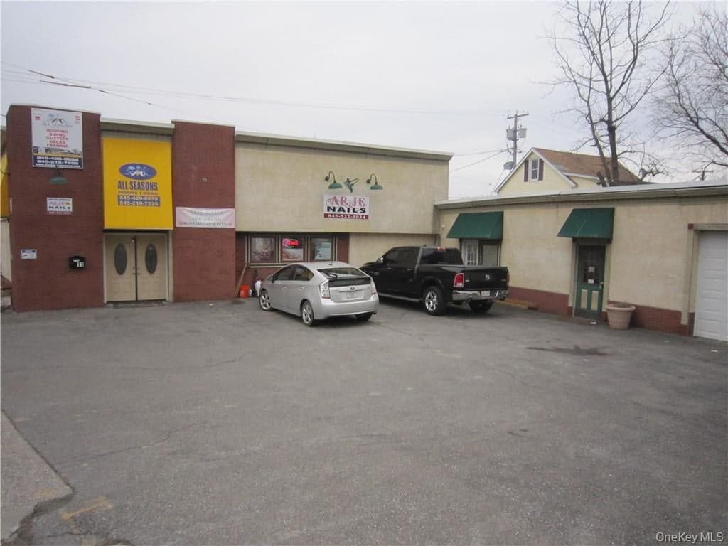 11 Quassaick Avenue thumbnail 3