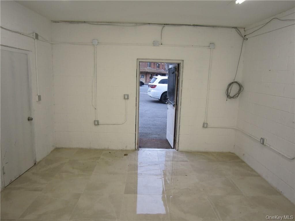 11 Quassaick Avenue thumbnail 14