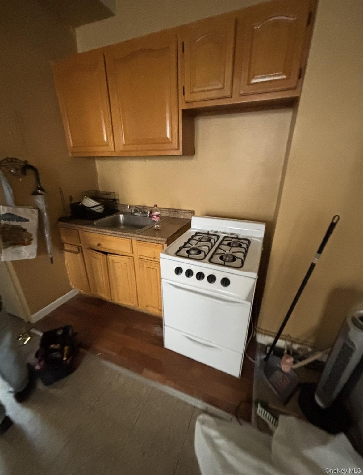 2268 Strauss Street thumbnail 11