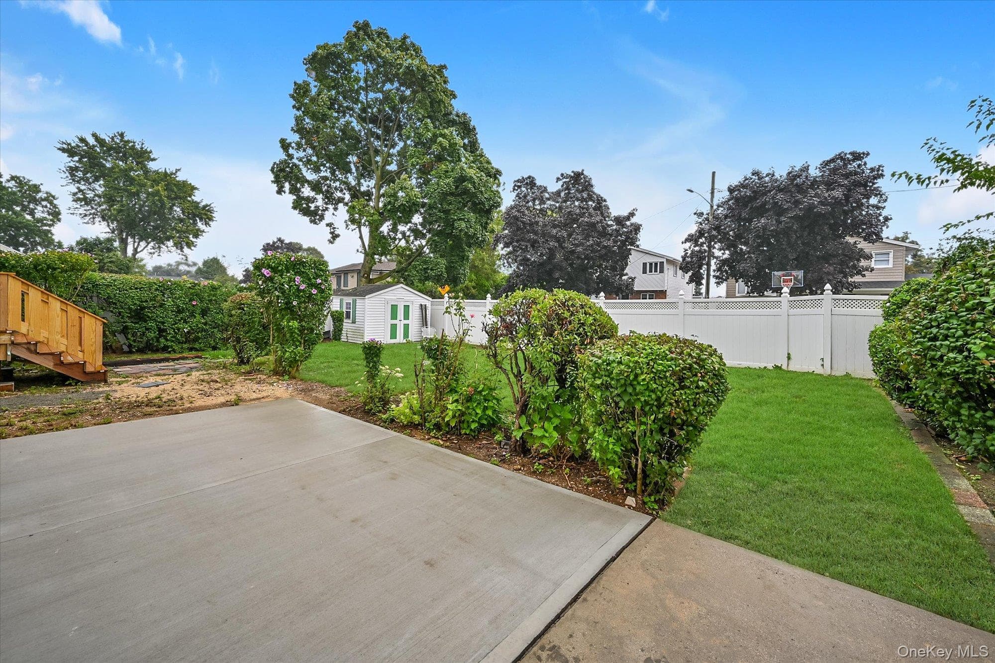 226 Vincent Drive thumbnail 23