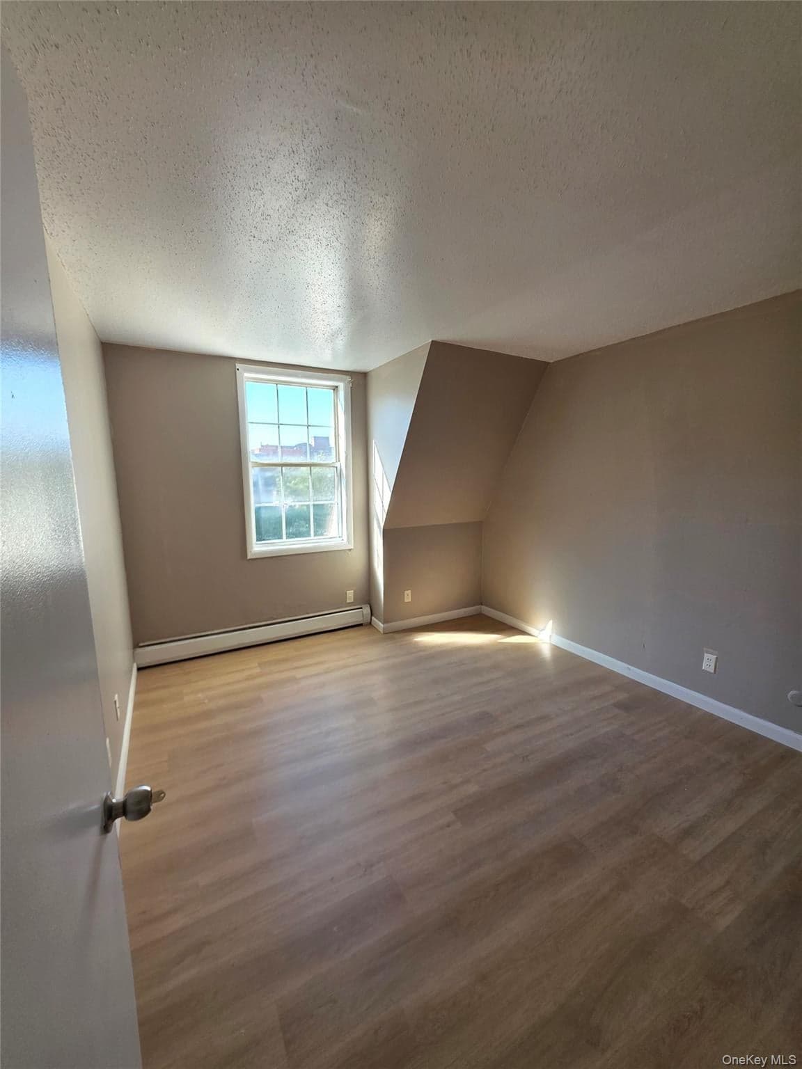 1186 Vyse Avenue thumbnail 33