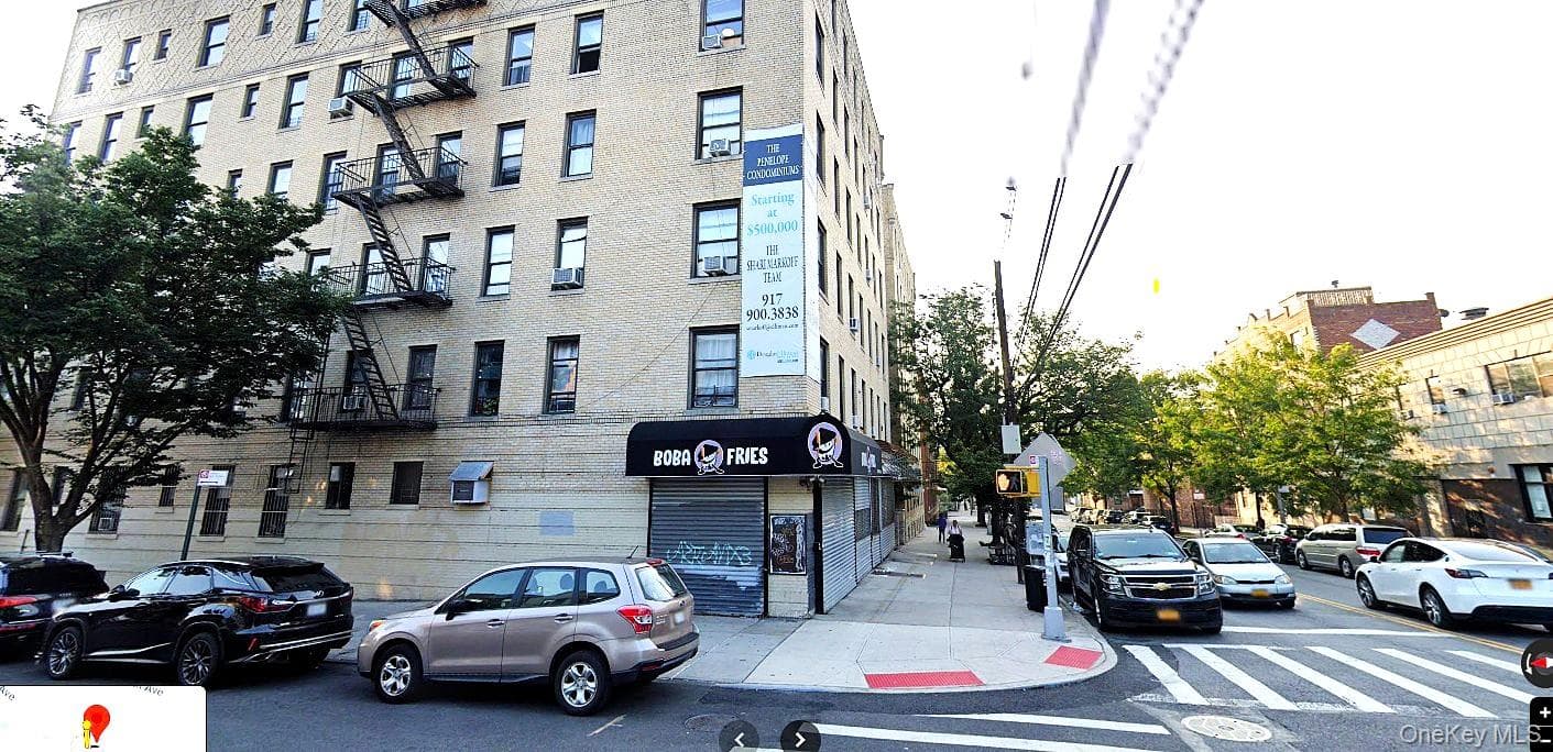 6105 39th Avenue Unit: D6, Woodside