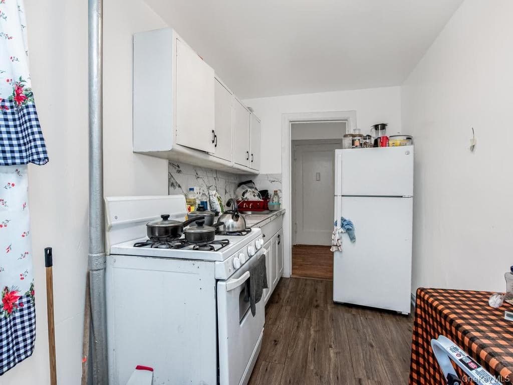 1534 Beach Avenue thumbnail 15