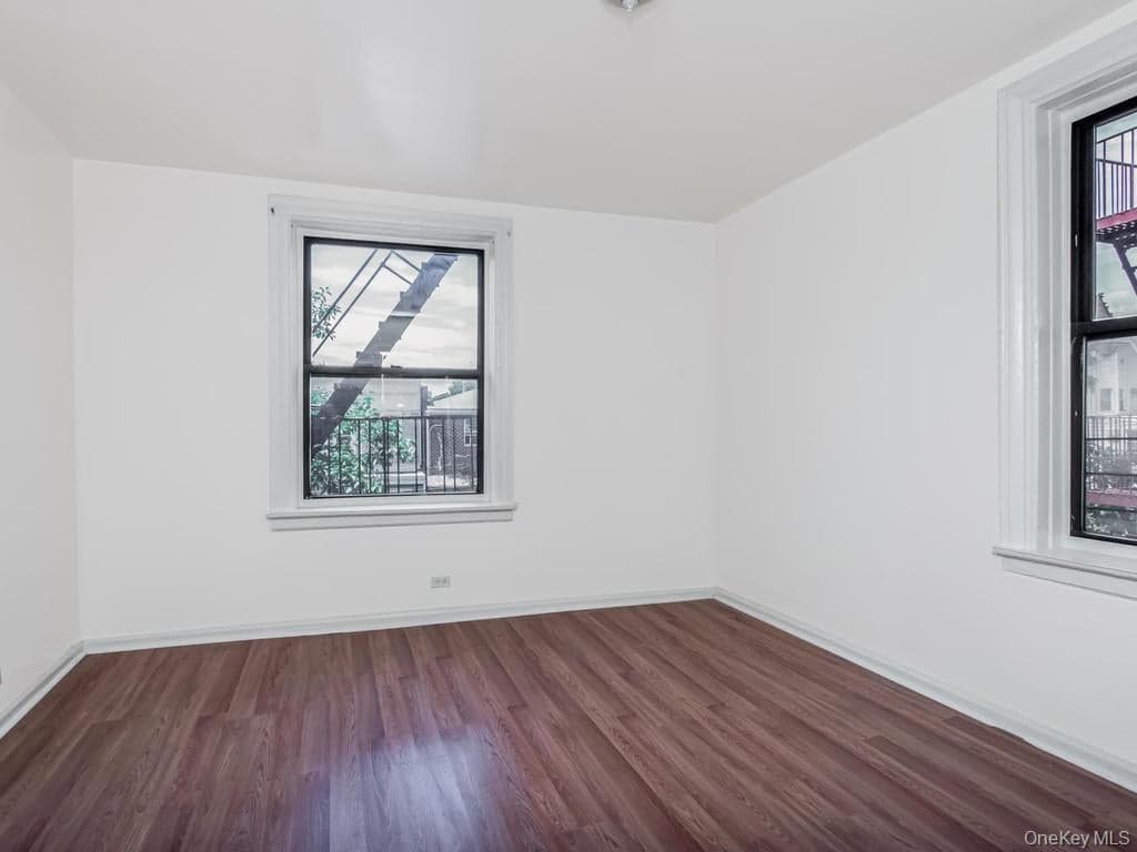 1534 Beach Avenue thumbnail 19