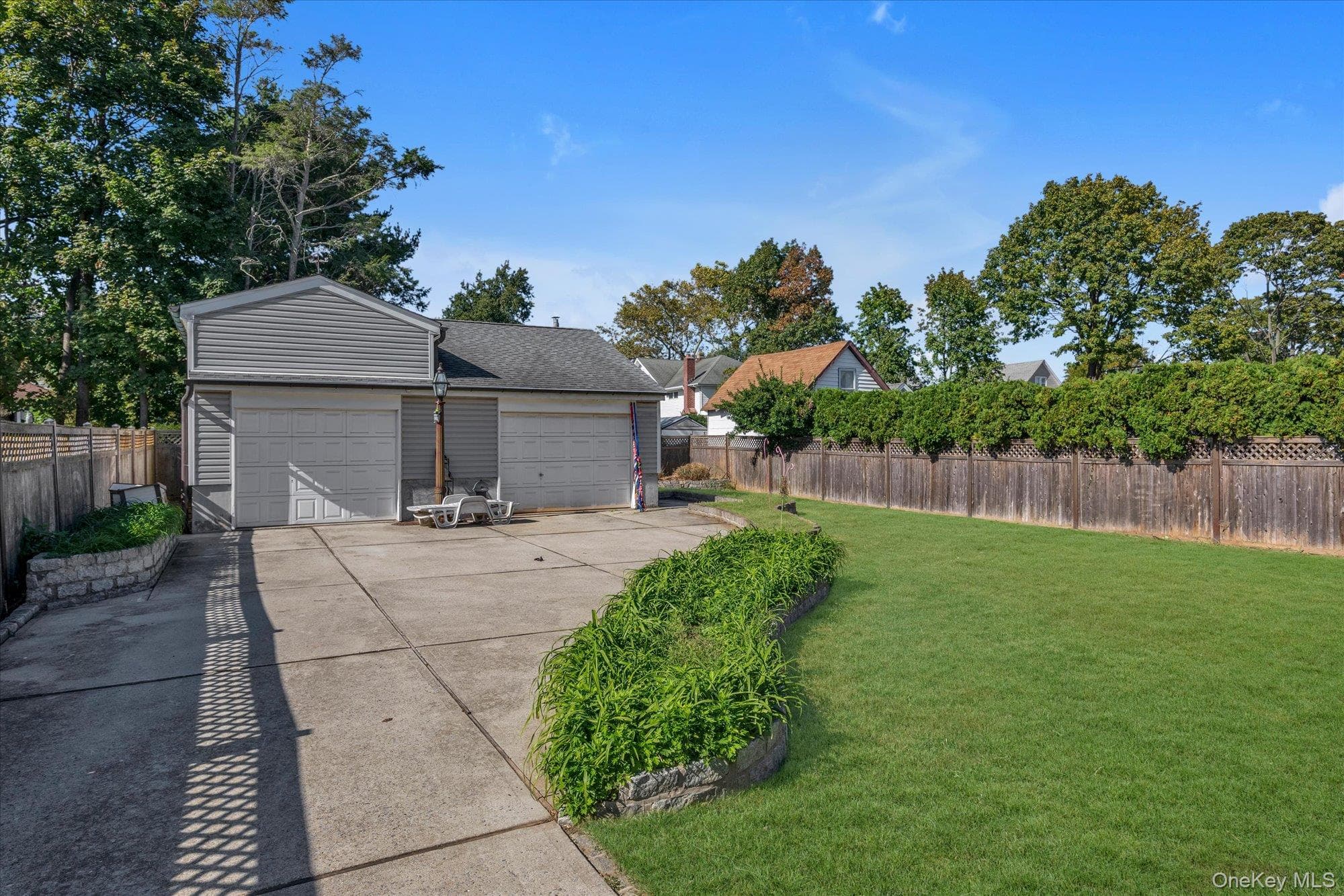 45 Carman Avenue thumbnail 4