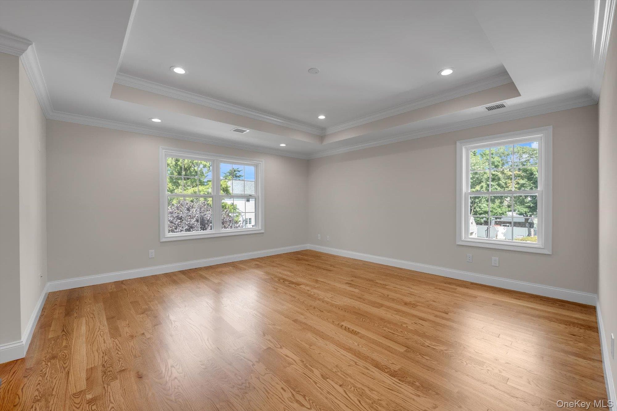 2351 Amherst Street thumbnail 13