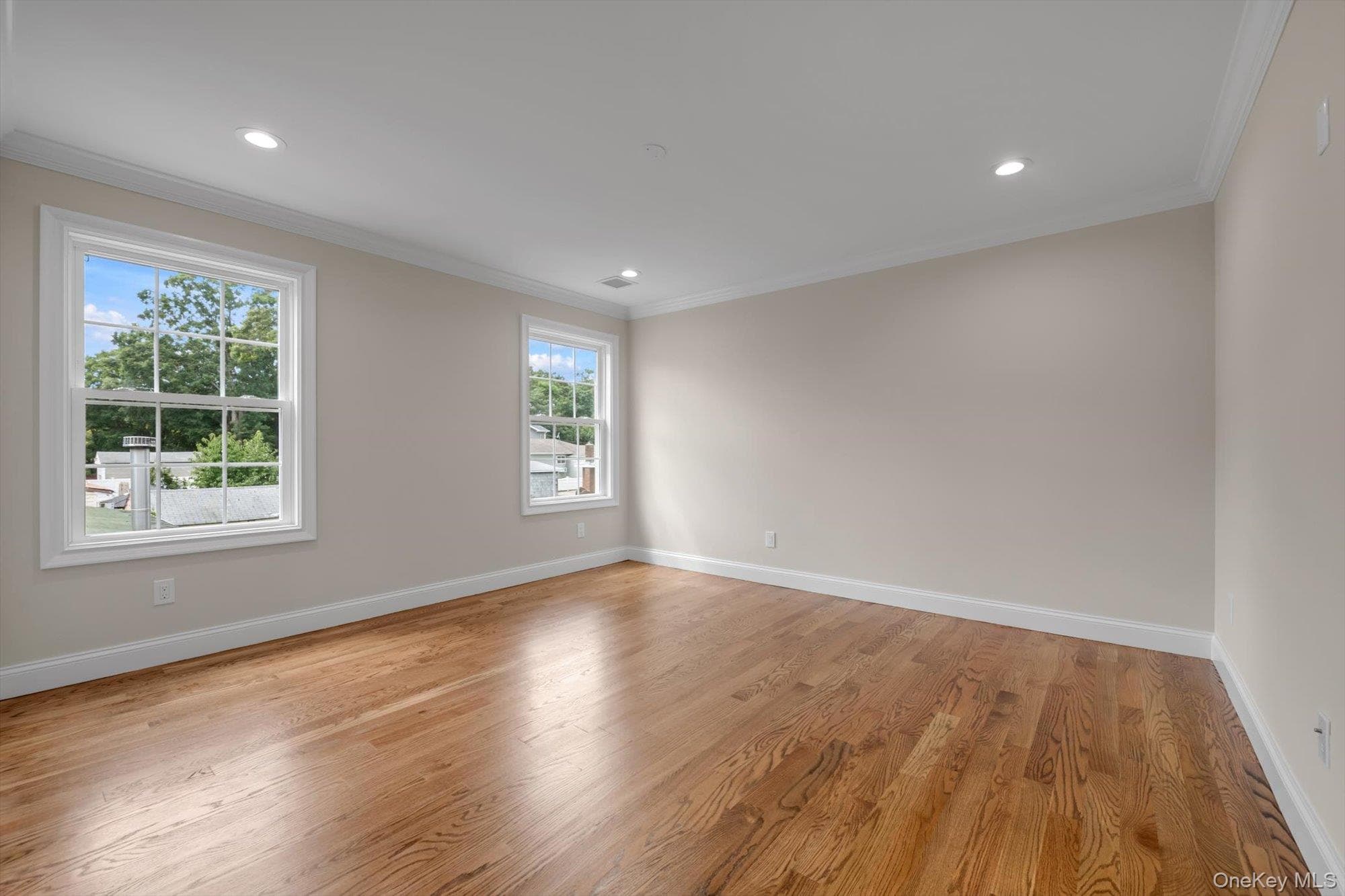 2351 Amherst Street thumbnail 18