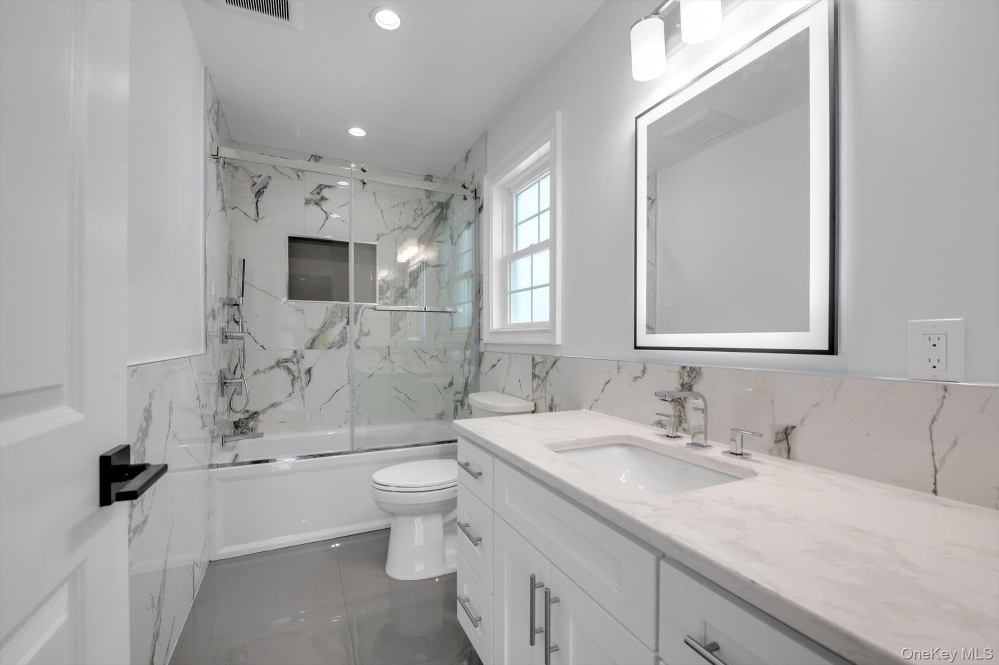 2351 Amherst Street thumbnail 17