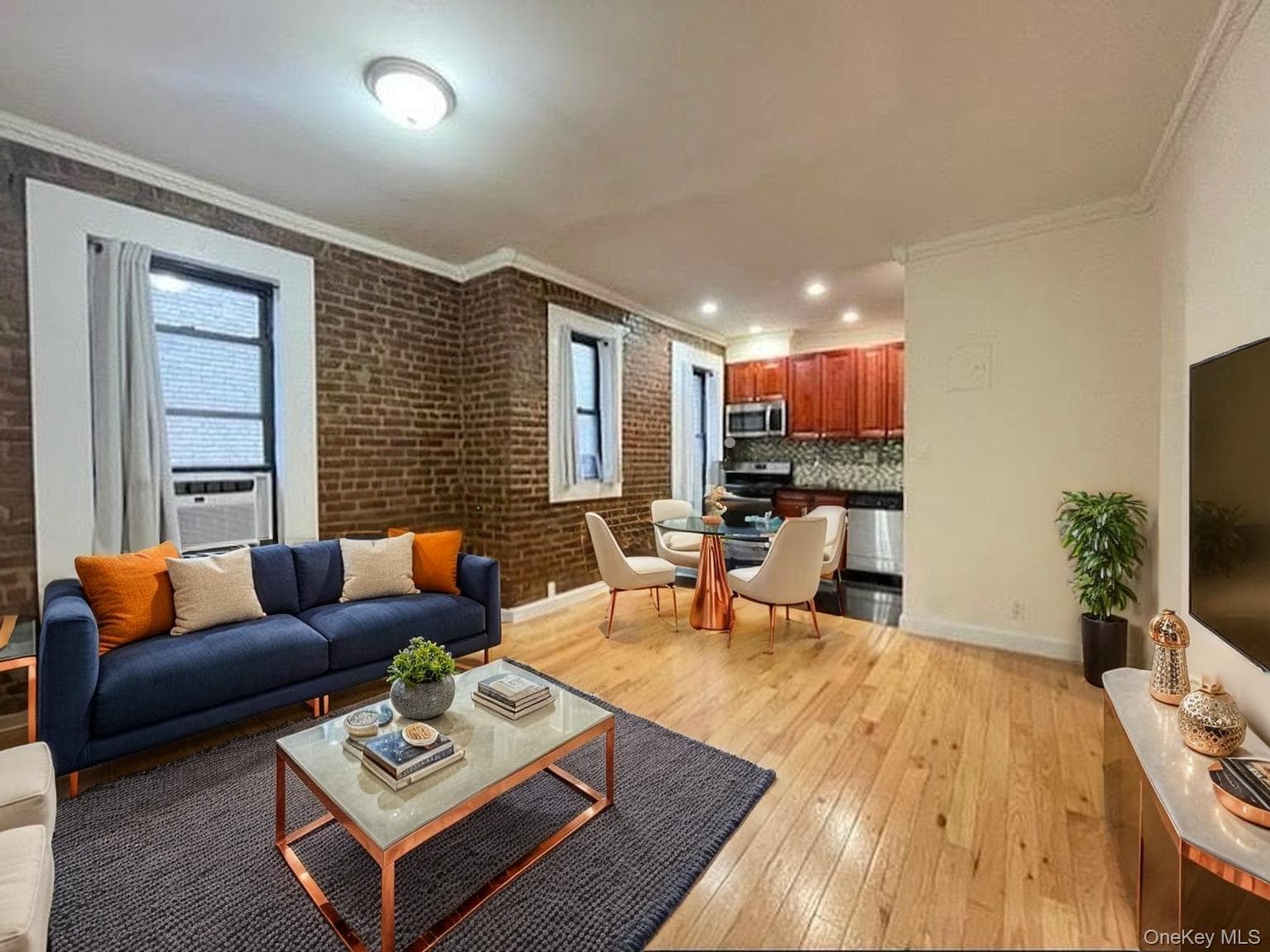 2106 35 PL Unit: C3, Astoria