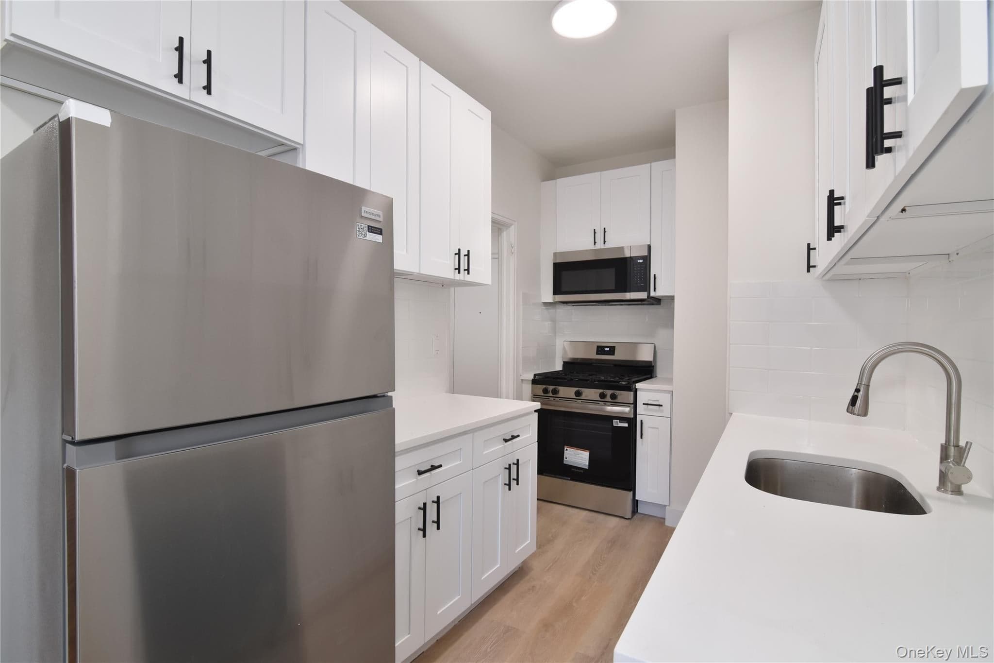 590 E 3rd Street Unit: 4C thumbnail 4