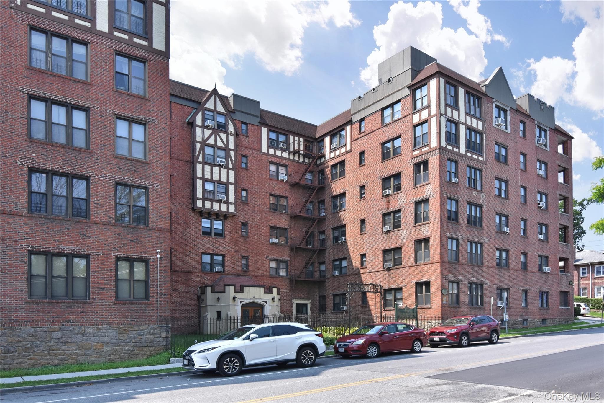 590 E 3rd Street Unit: 4C thumbnail 14