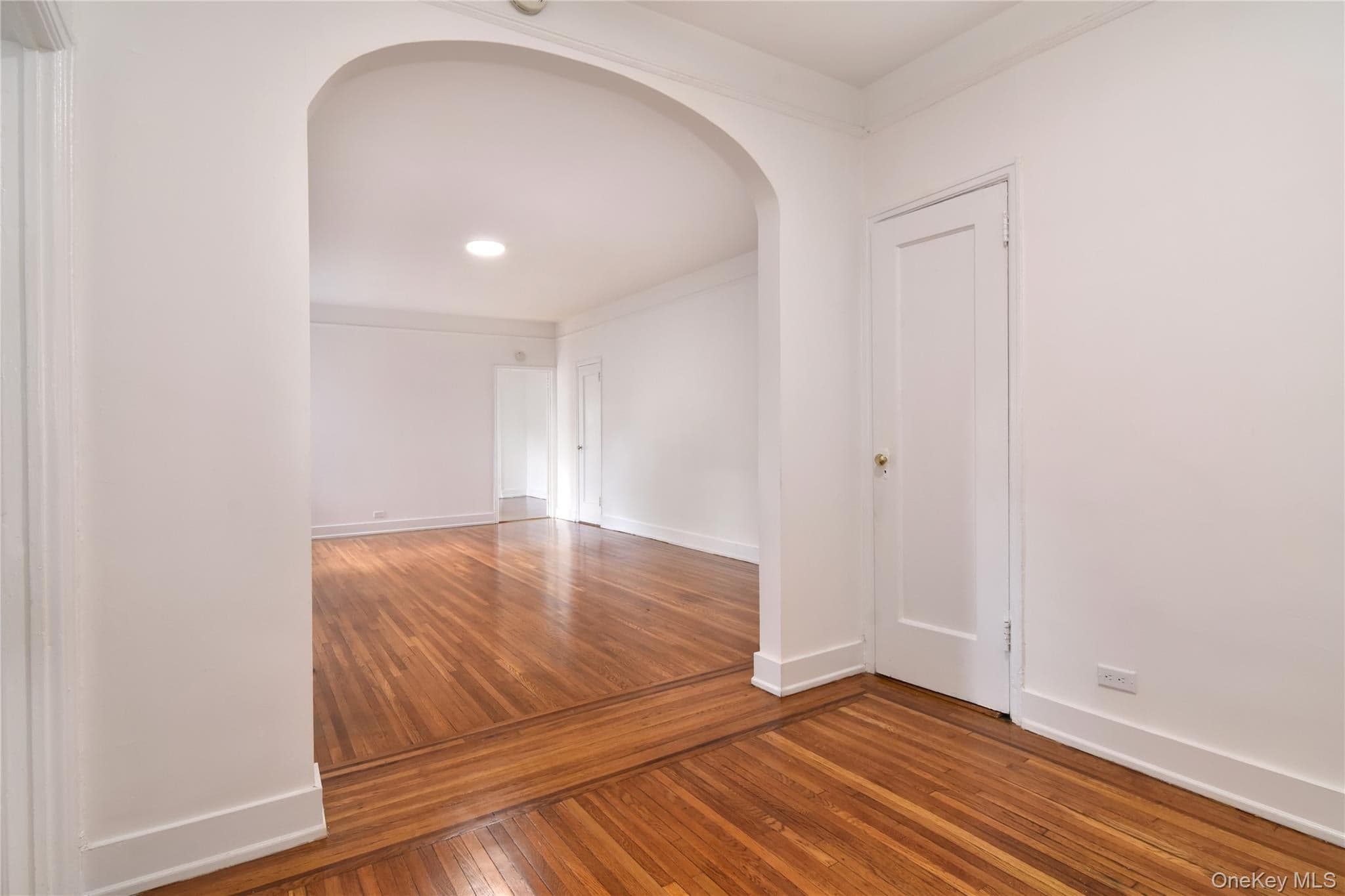 590 E 3rd Street Unit: 4C thumbnail 8