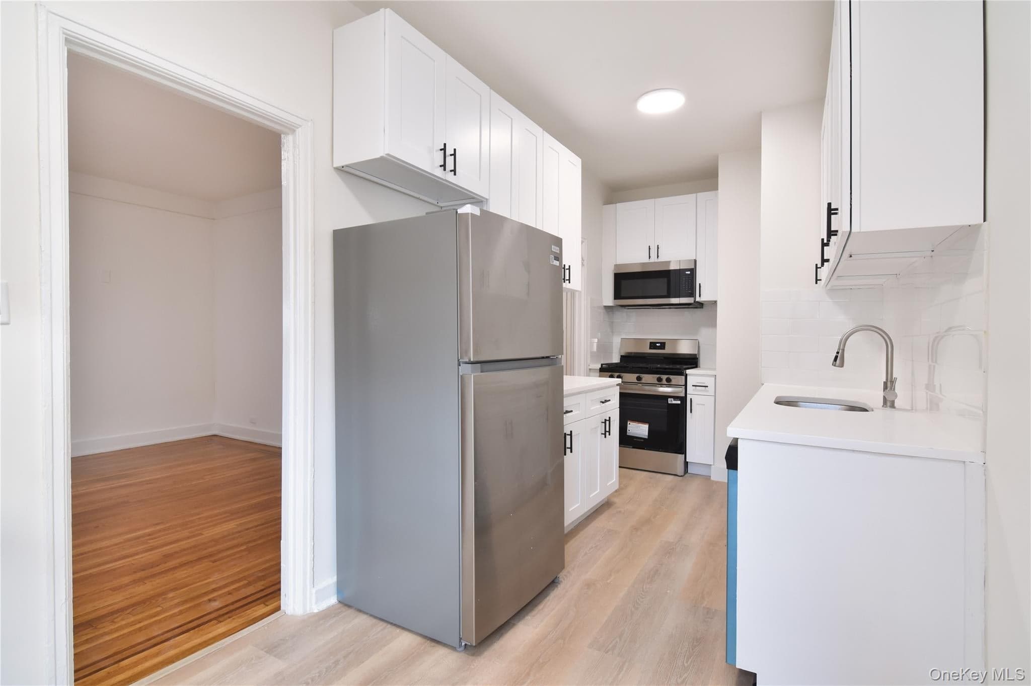 590 E 3rd Street Unit: 4C thumbnail 3