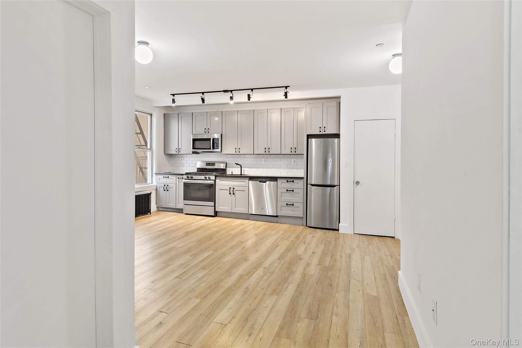 1180 Grant Avenue thumbnail 16