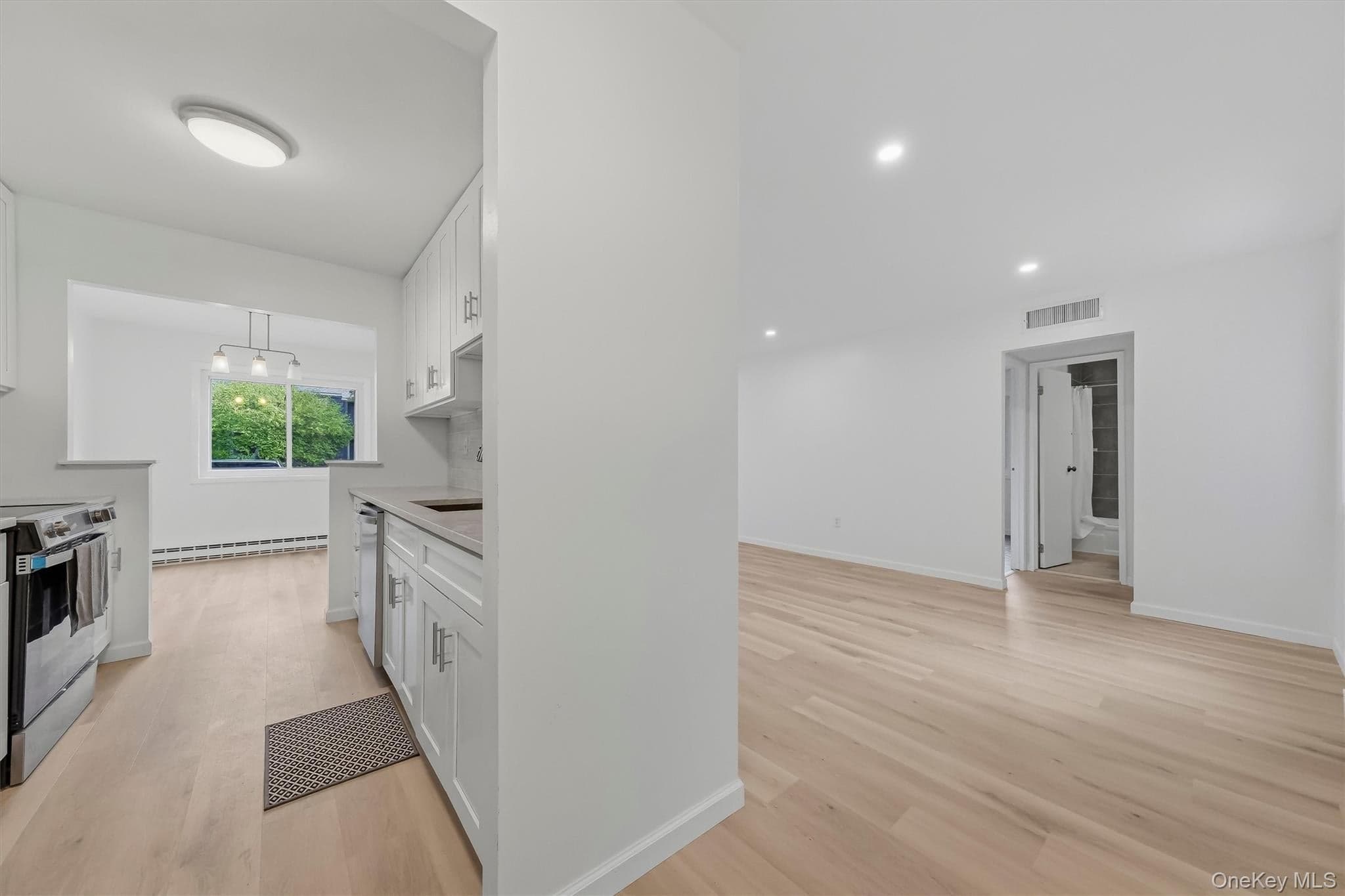 82 Sterling Street Unit: 82 thumbnail 3