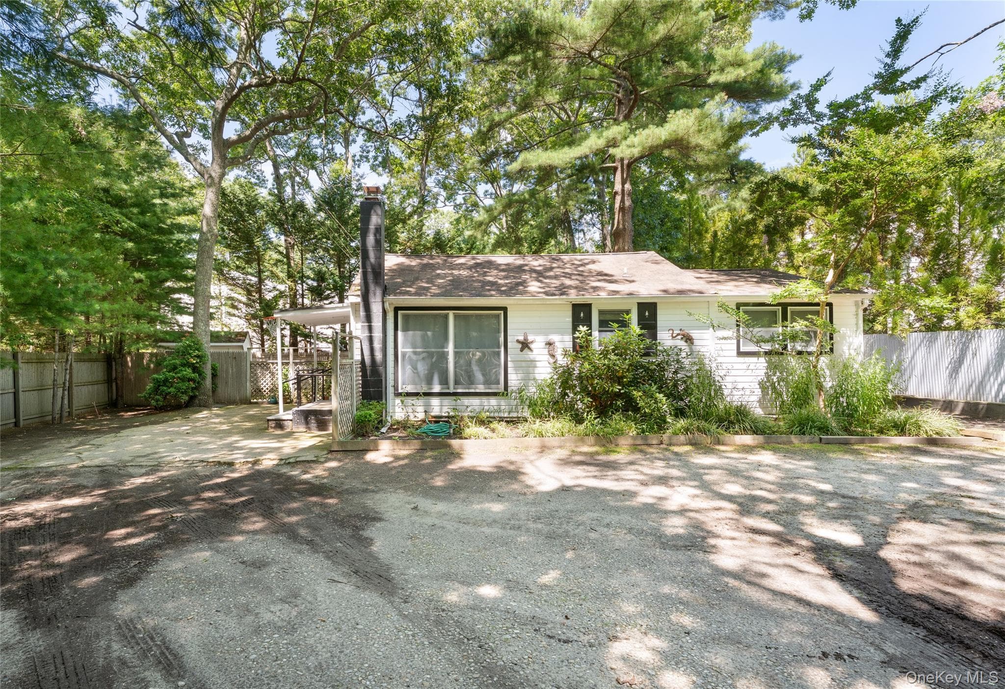 141 W Neck Road thumbnail 4