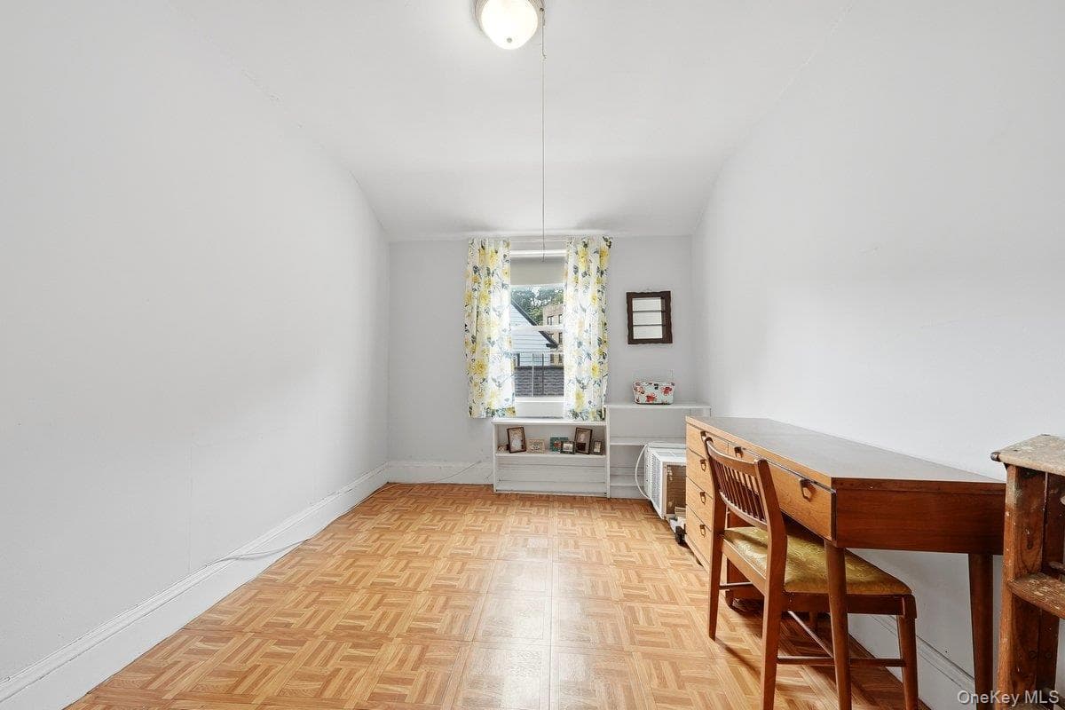 258 Mclean Avenue thumbnail 24