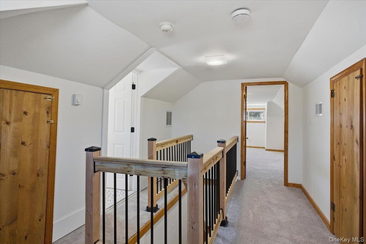 8 E Willow Street thumbnail 23