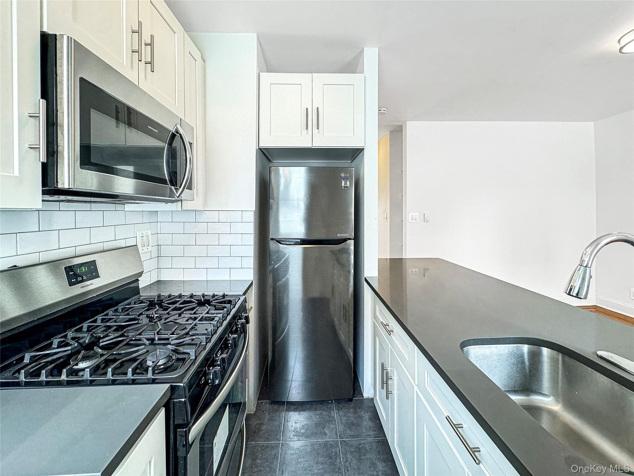 811 Courtlandt Avenue thumbnail 29