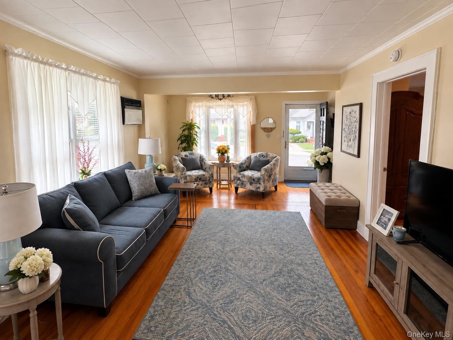 1041 Barnes Street thumbnail 2