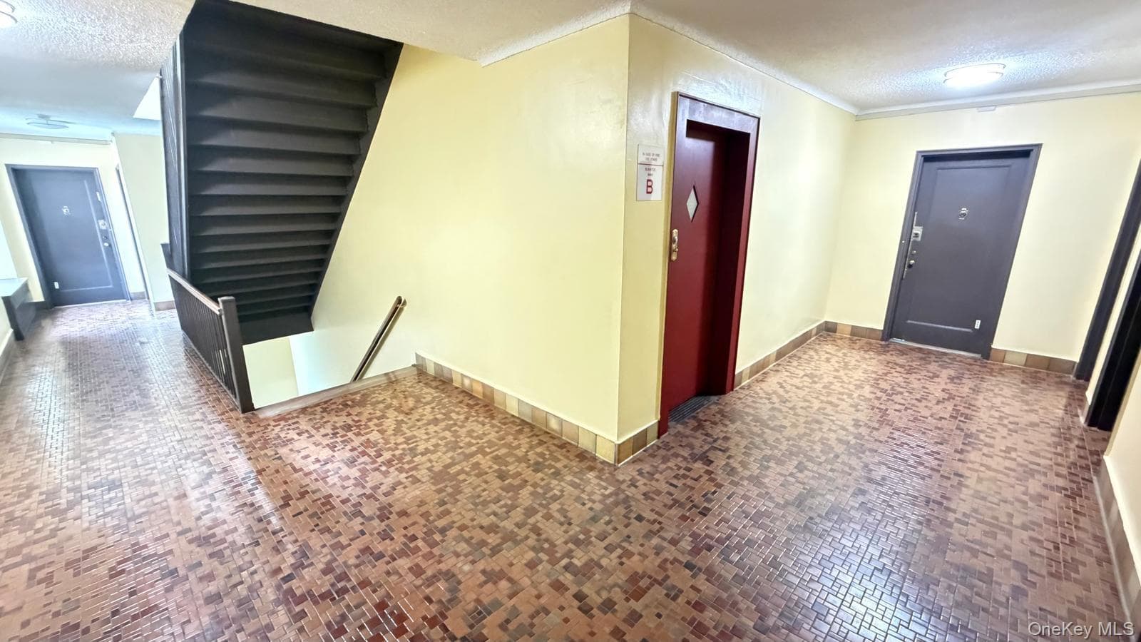 61-41 Saunders Street Unit: B67 thumbnail 4