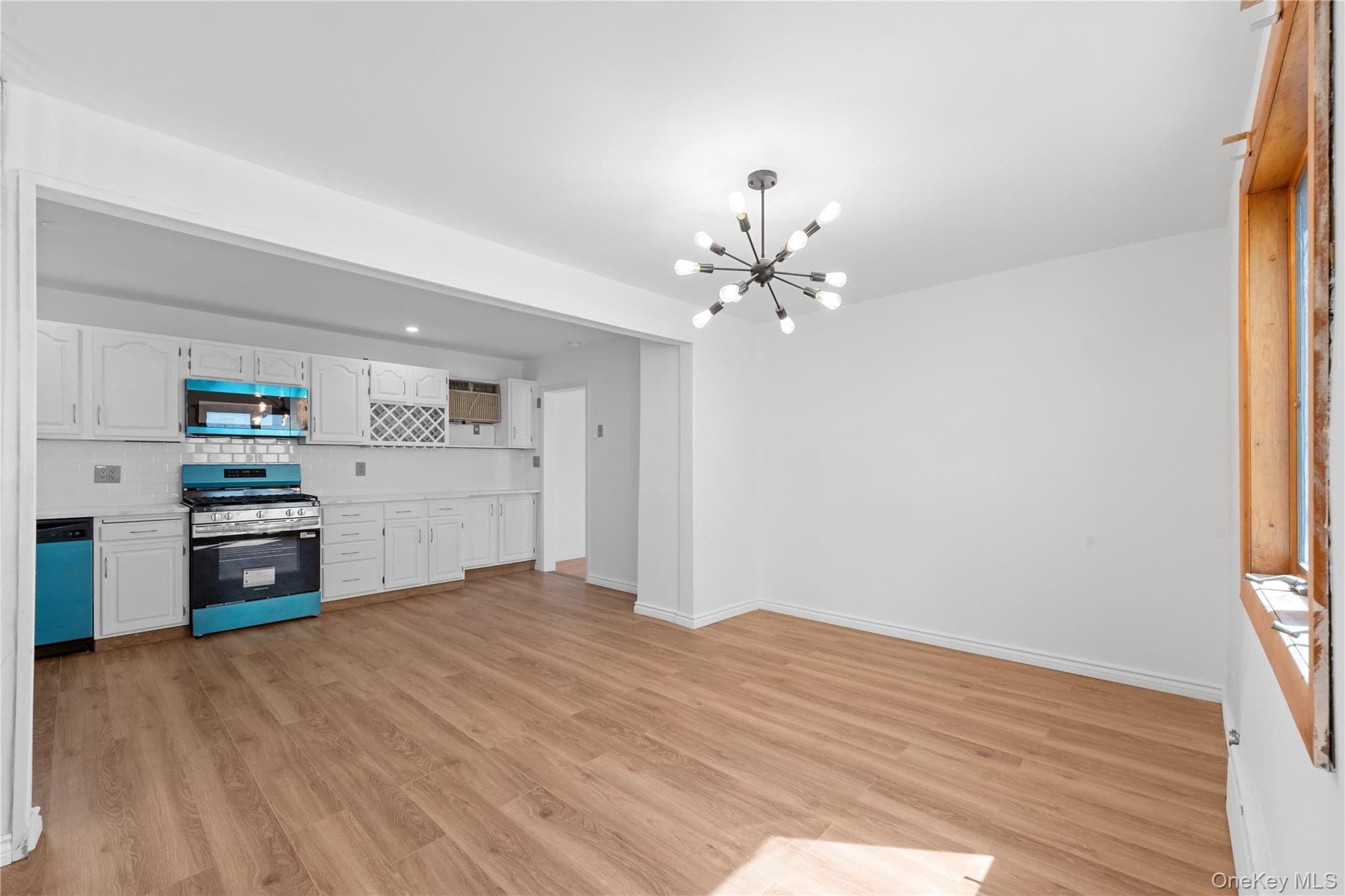 224 W Broadway thumbnail 34