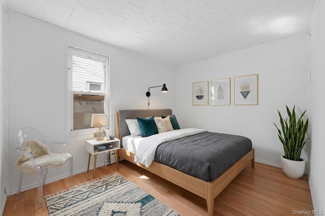 224 W Broadway thumbnail 13