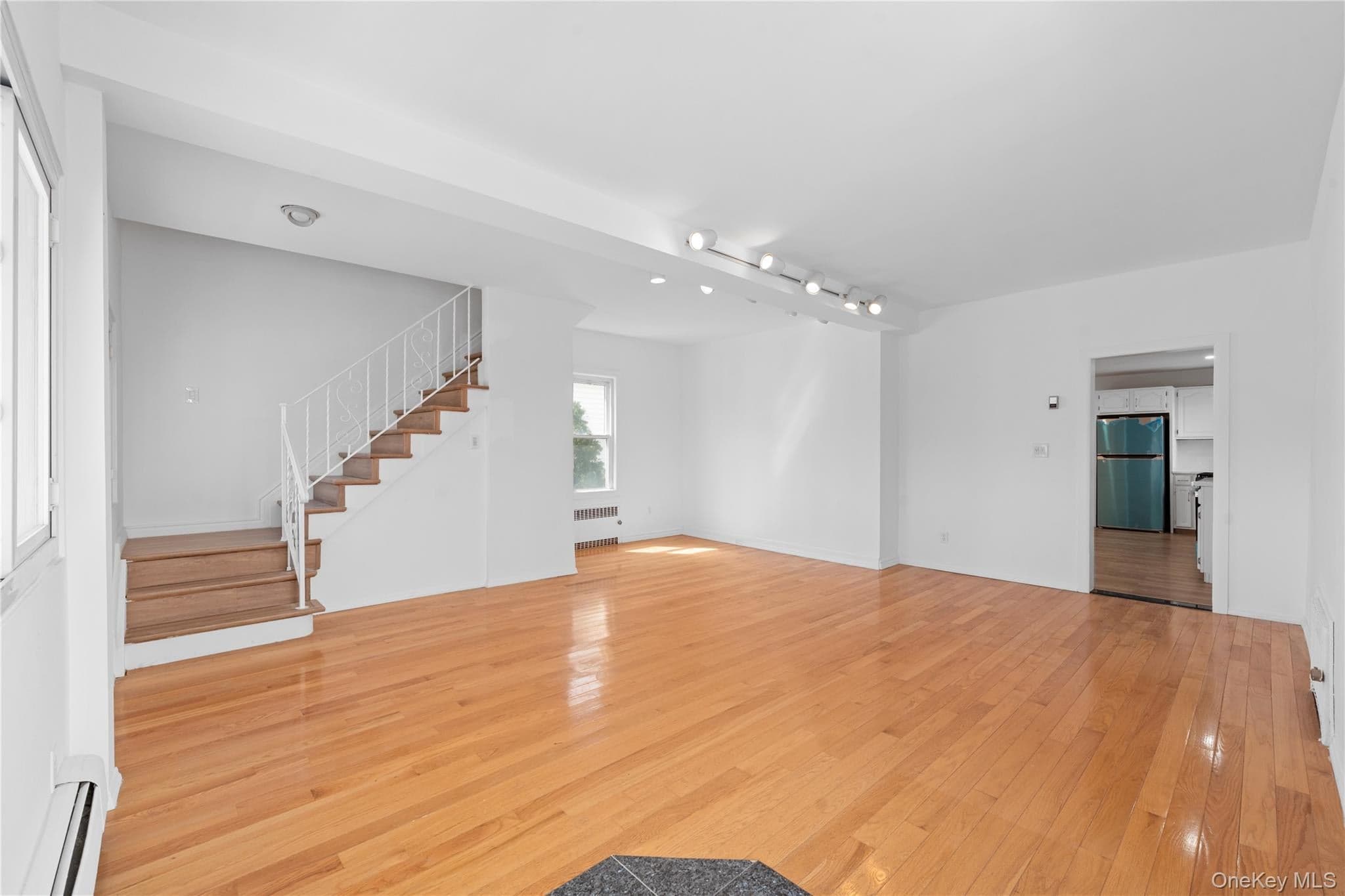 224 W Broadway thumbnail 33