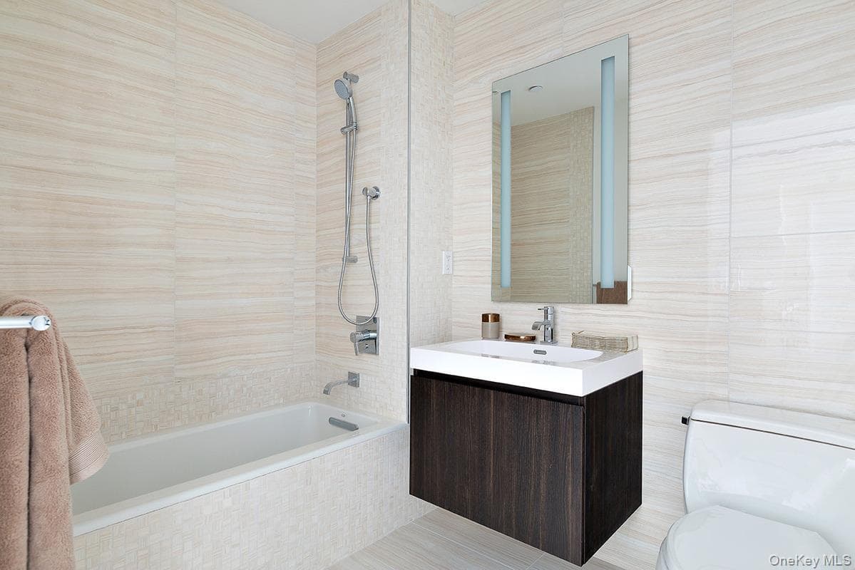131-03 40 Road Rd Unit: penthouse2G thumbnail 14