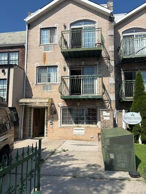 4 E 5th Street Unit: 2G, Brooklyn