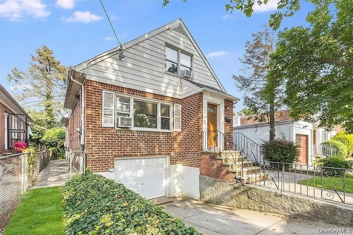 80-15B 168th Street, Jamaica Estates