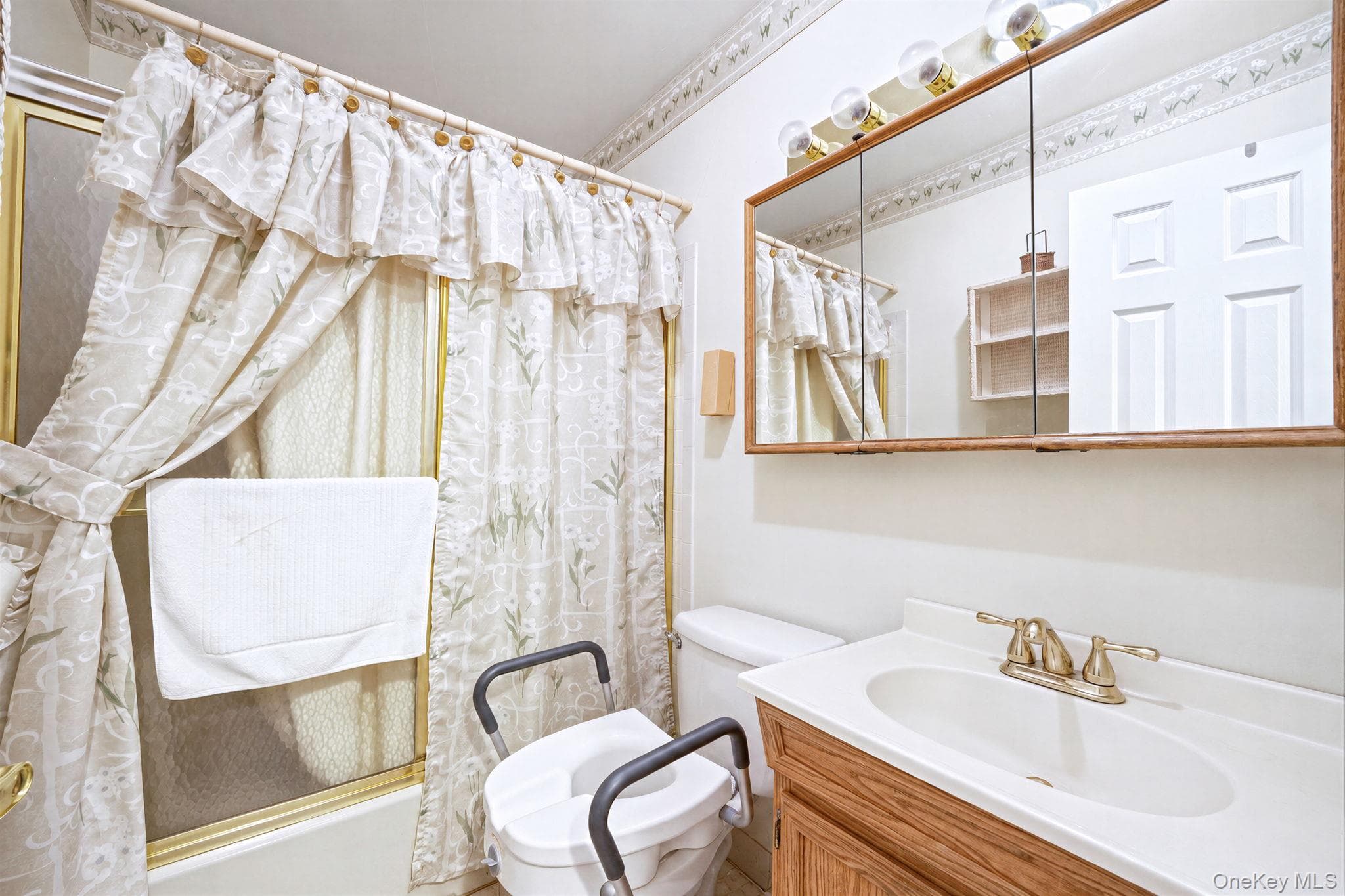211 Mount Sinai Coram Road thumbnail 19