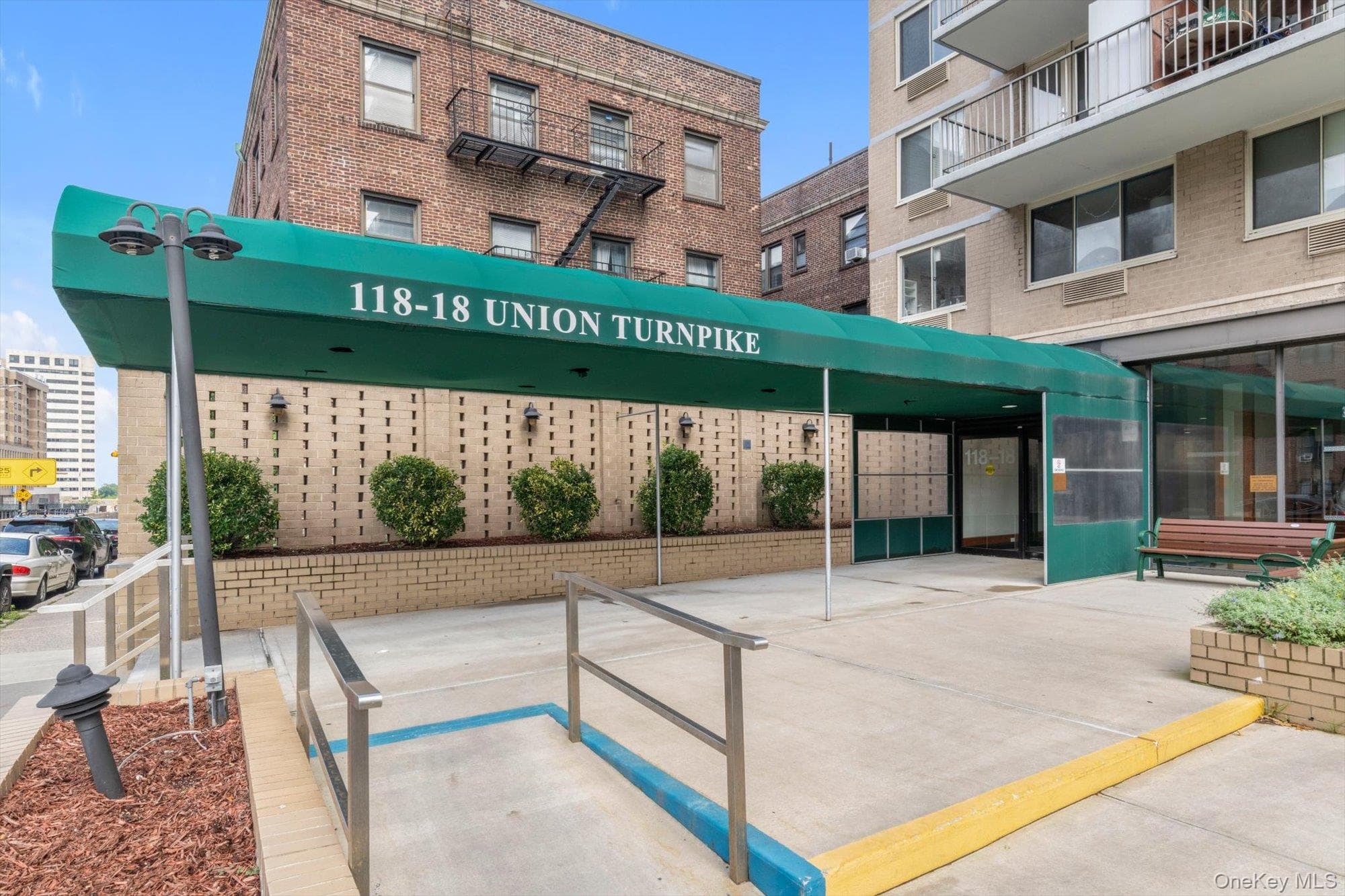 118-18 Union Turnpike Unit: 9C thumbnail 2