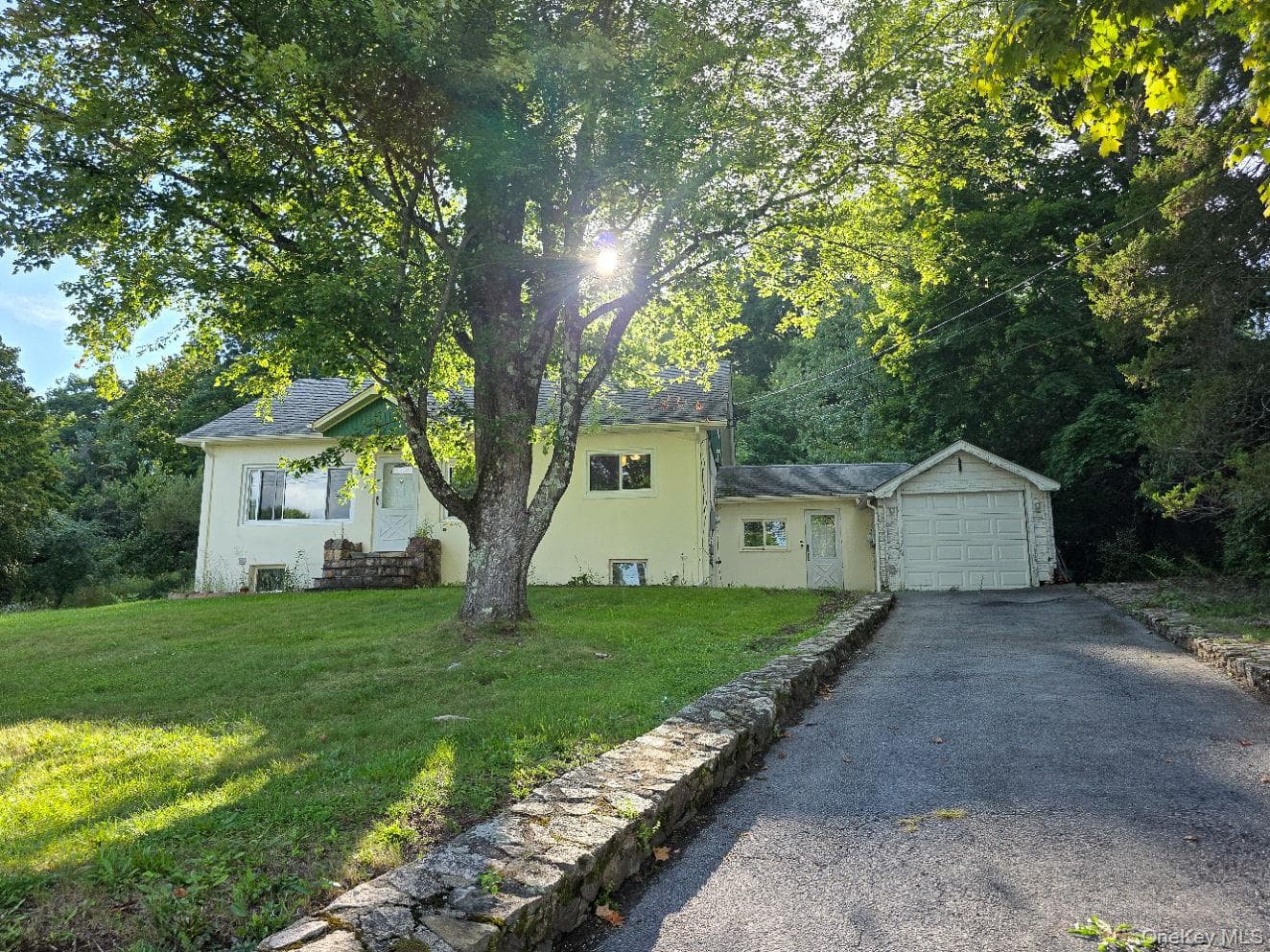 141 W Mombasha Road, Monroe