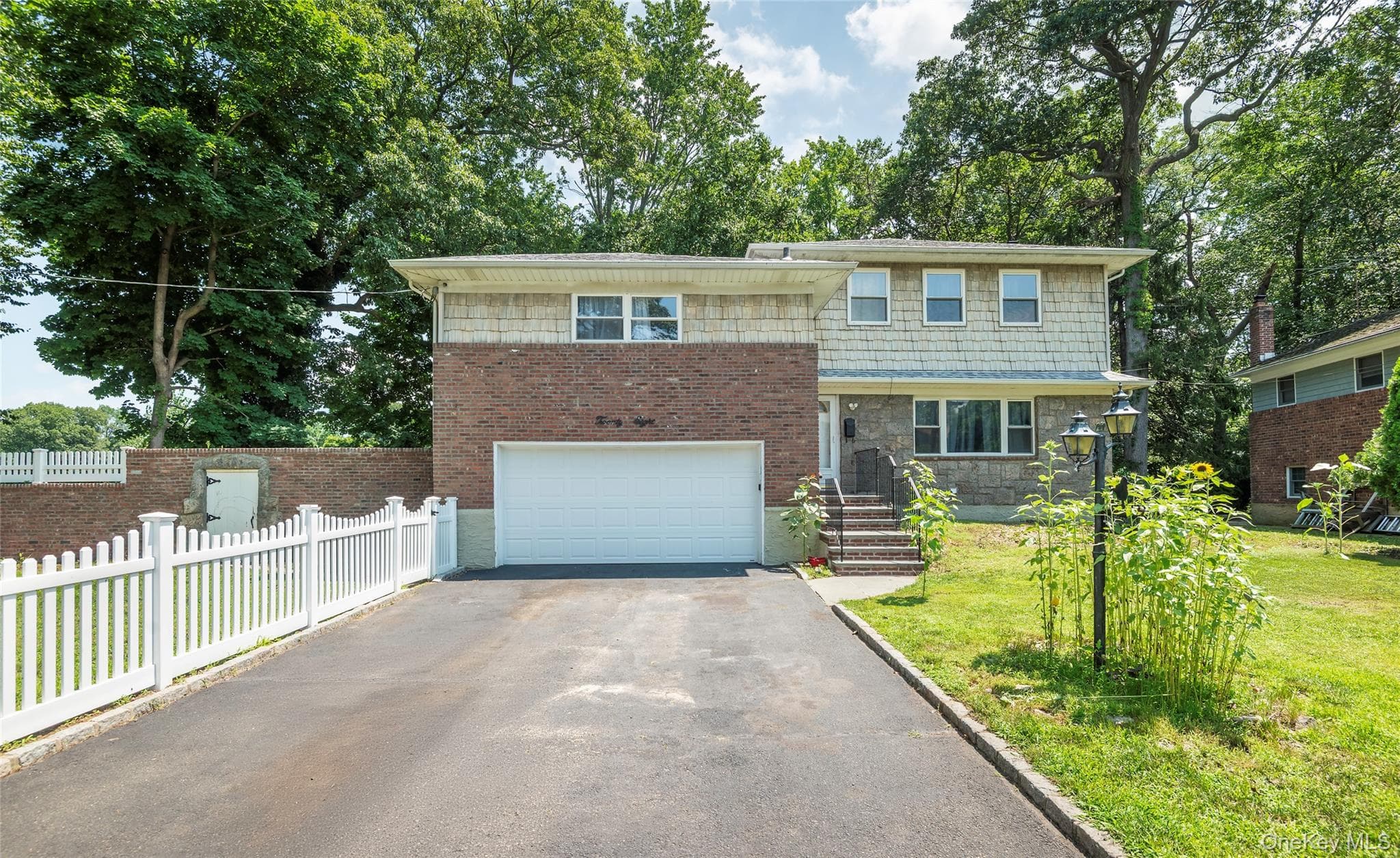 28 Brookdale Road, Glen Cove