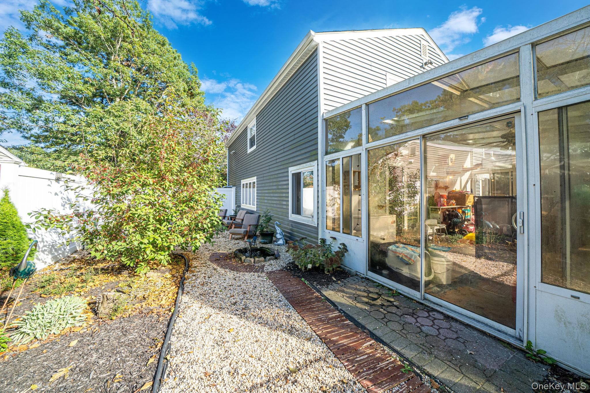 76 Corbin Avenue thumbnail 34