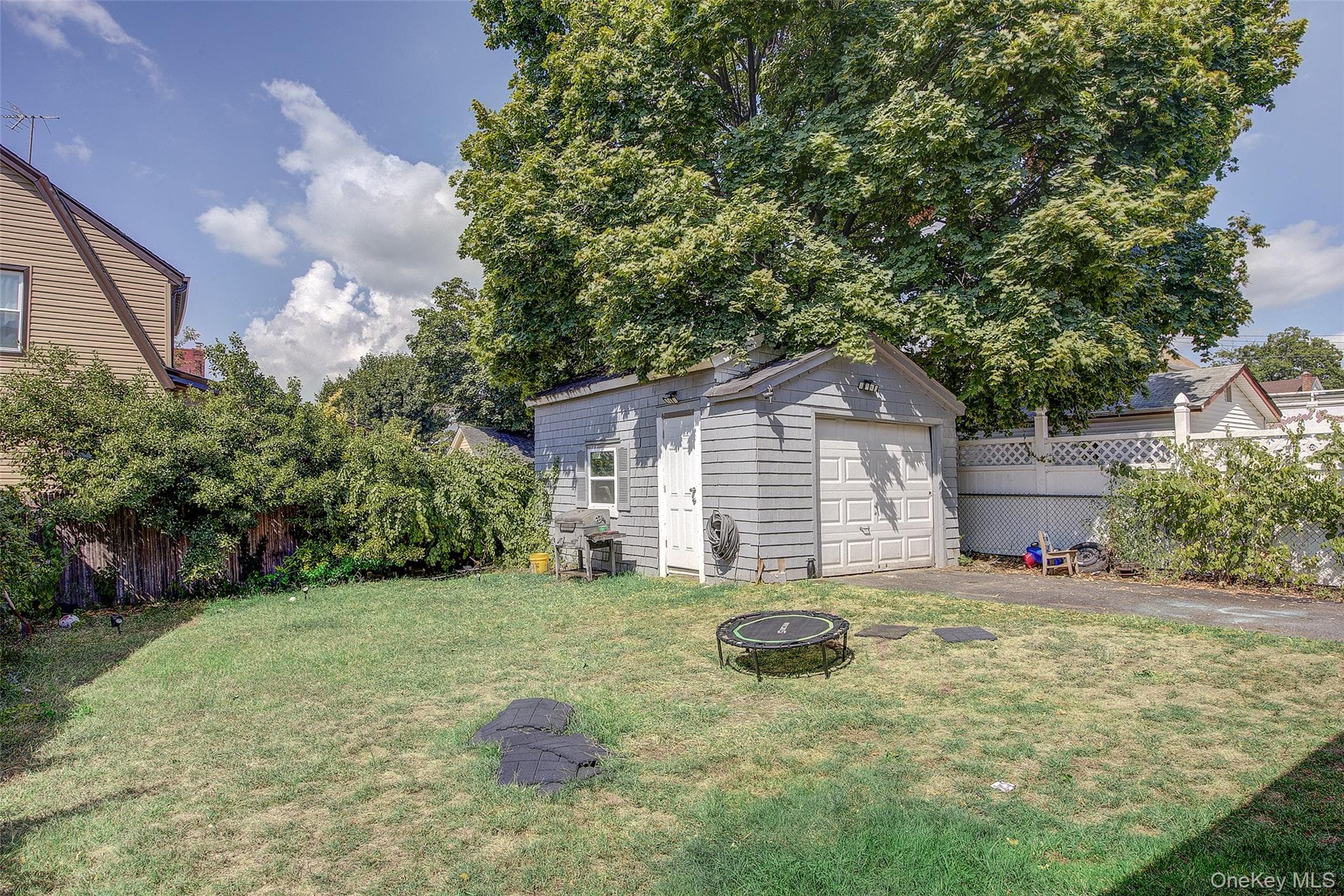 216-07 110th Avenue thumbnail 4