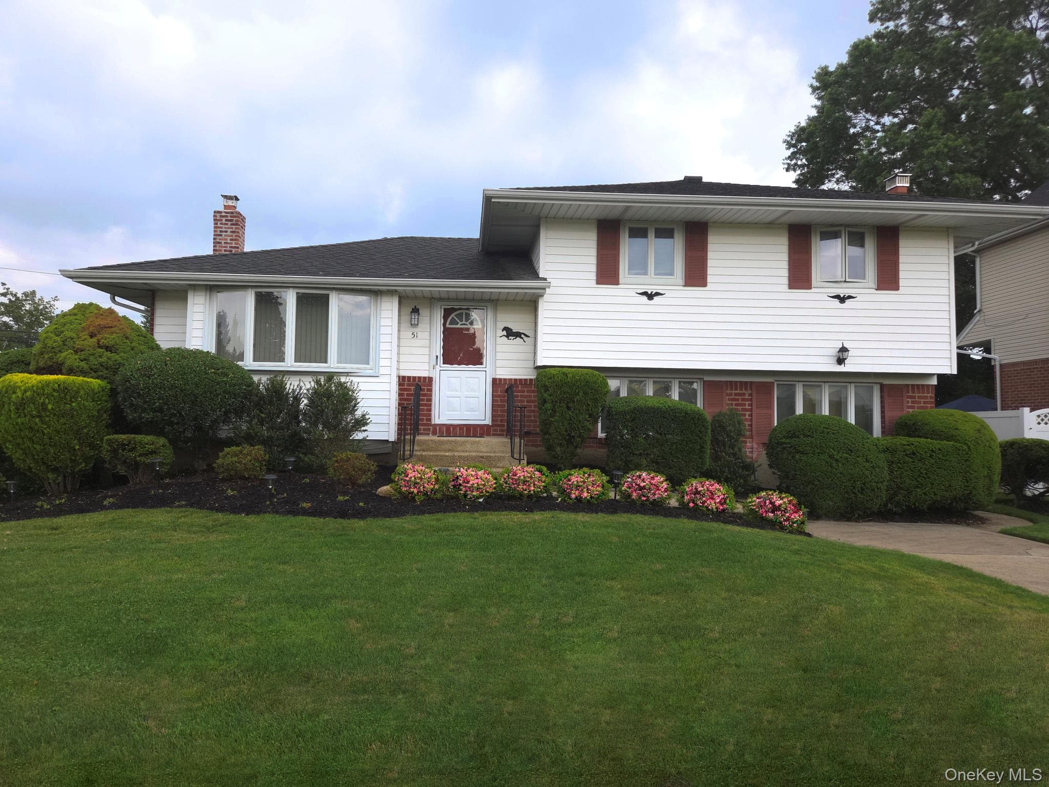 51 Eileen Avenue thumbnail 2