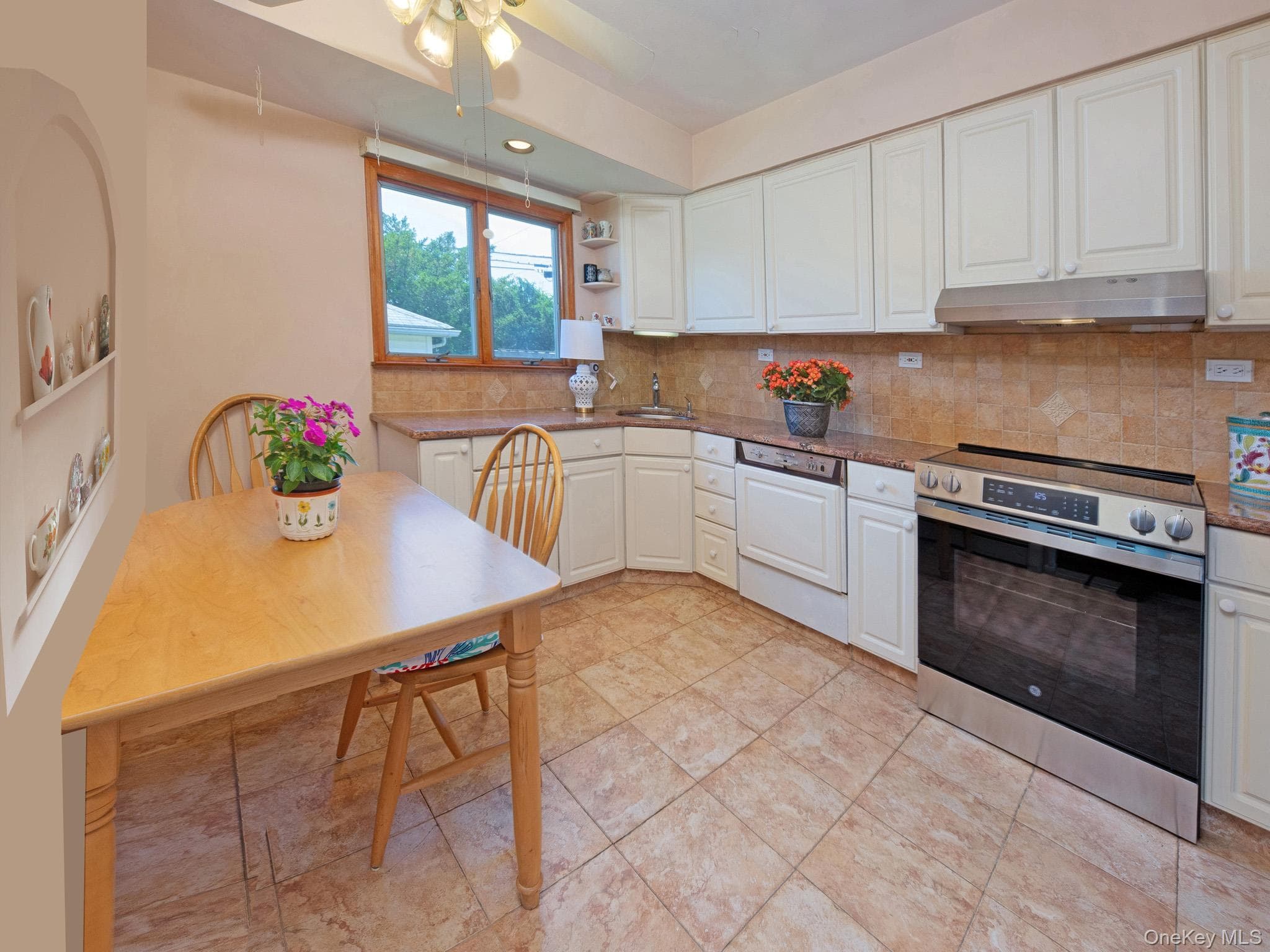 51 Eileen Avenue thumbnail 10
