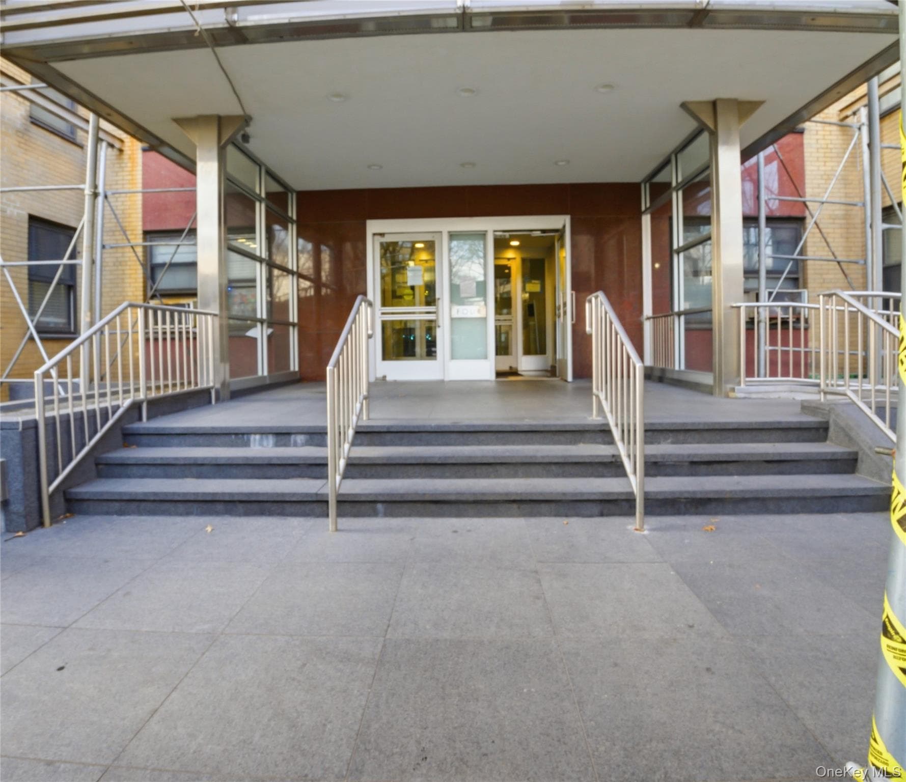 4 Fordham Hill Oval Unit: 8G thumbnail 16