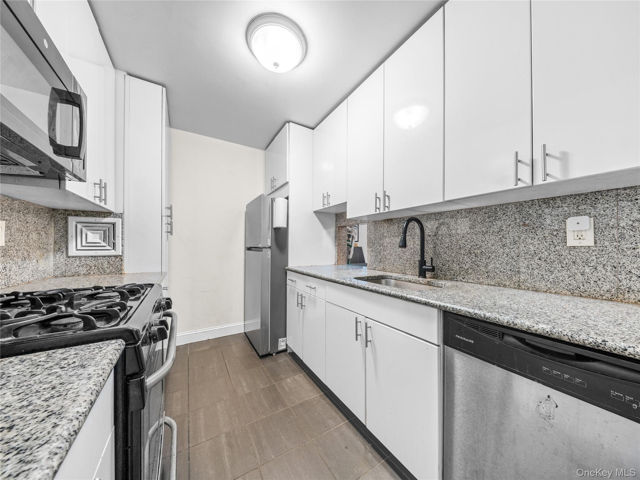 35-20 Leverich Street Unit: 209 thumbnail 10