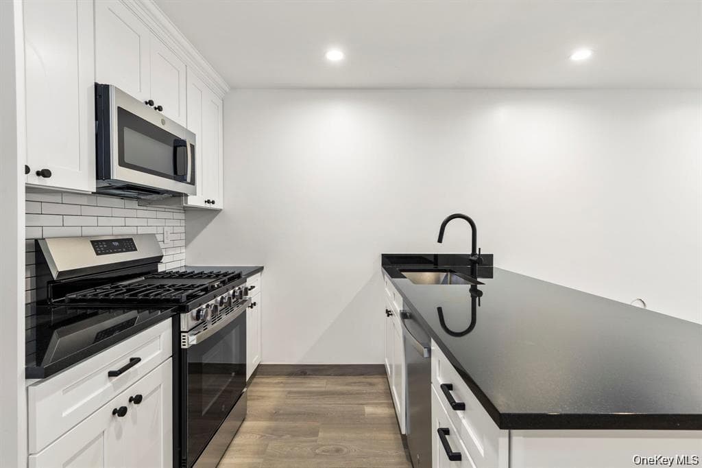 405 Irving Avenue thumbnail 36