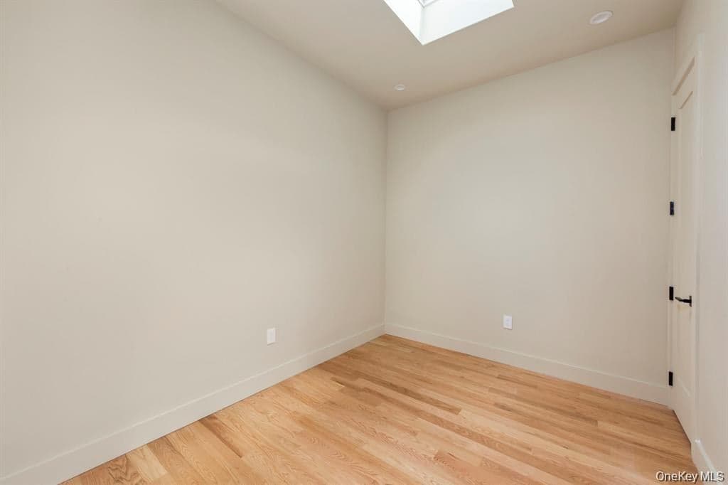 405 Irving Avenue thumbnail 29