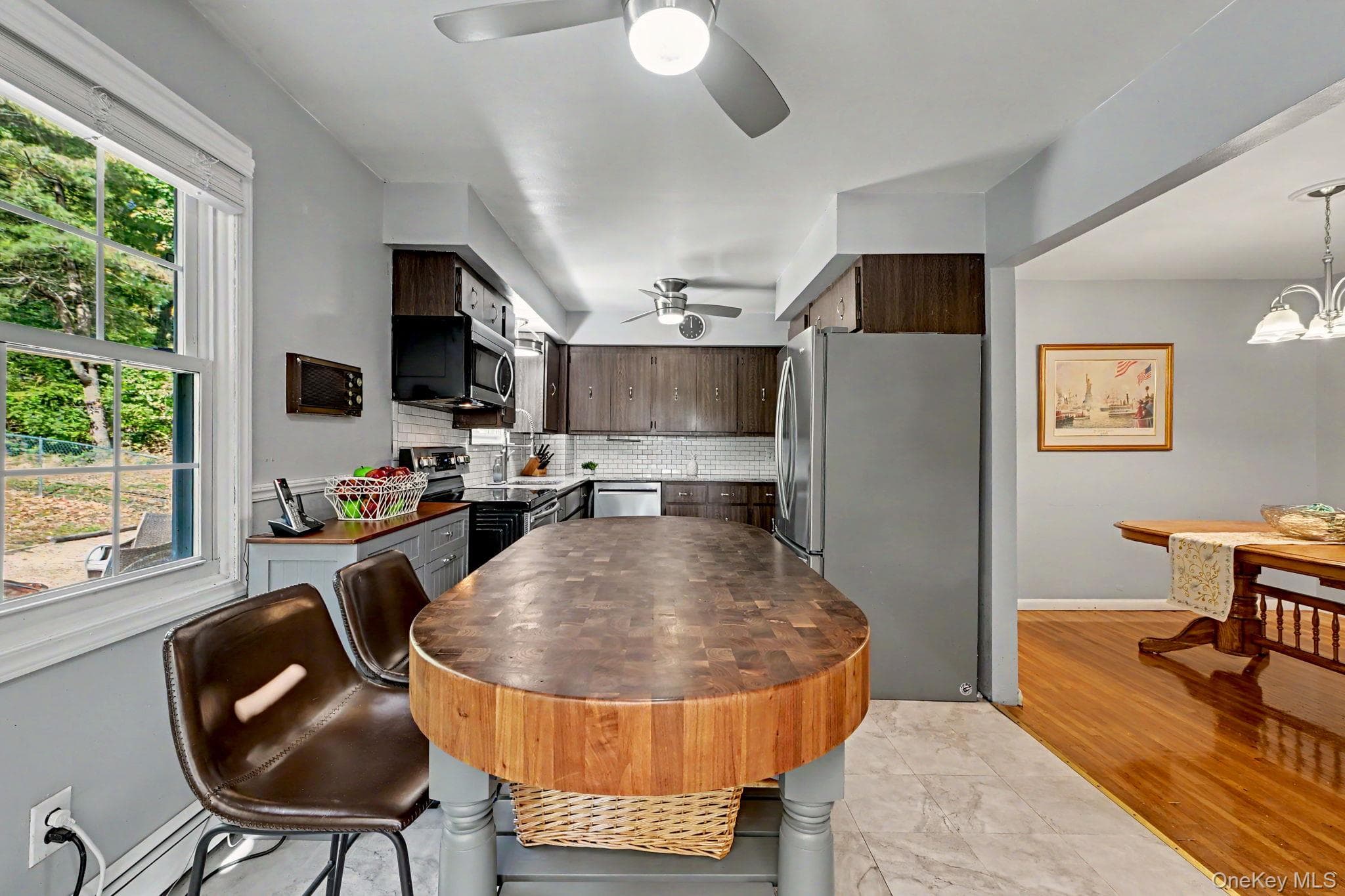 3235 Lincoln Drive thumbnail 9