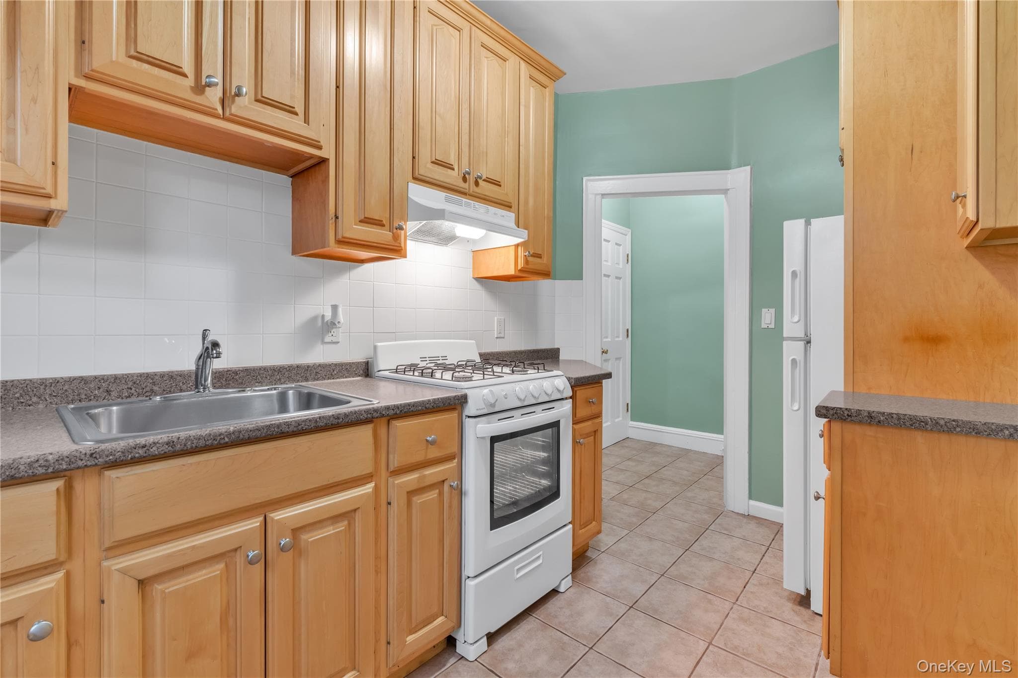 322 Jericho Turnpike thumbnail 12
